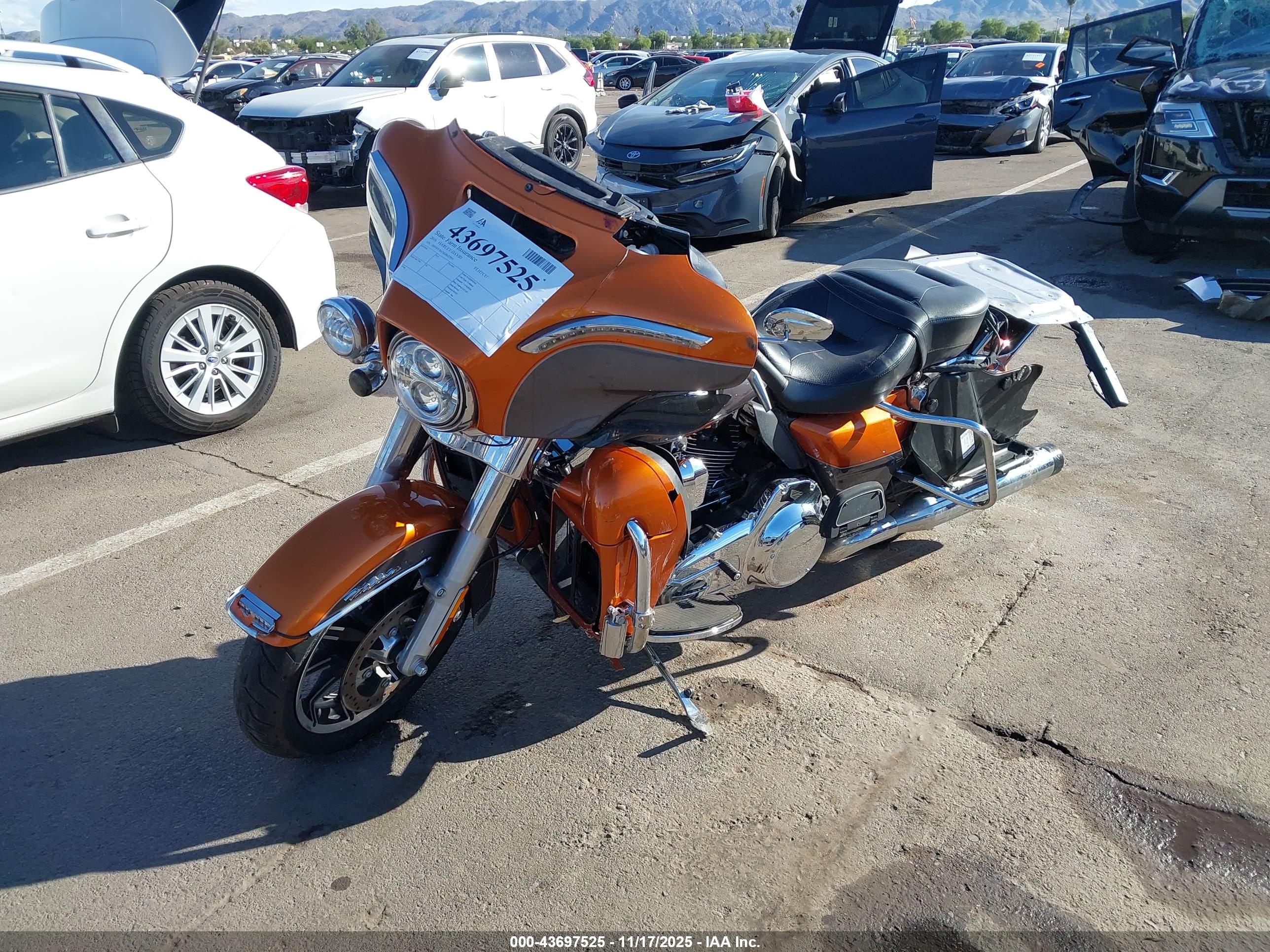 HARLEY-DAVIDSON FLHTCU image 2
