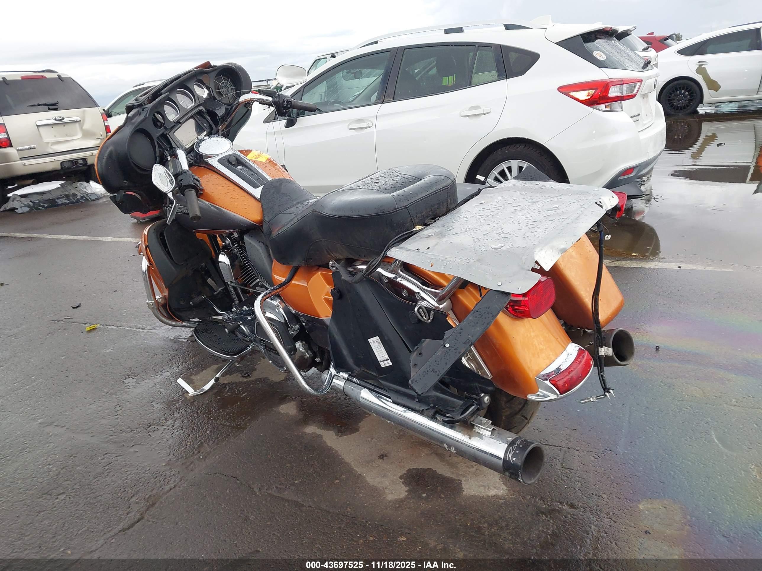 HARLEY-DAVIDSON FLHTCU image 3