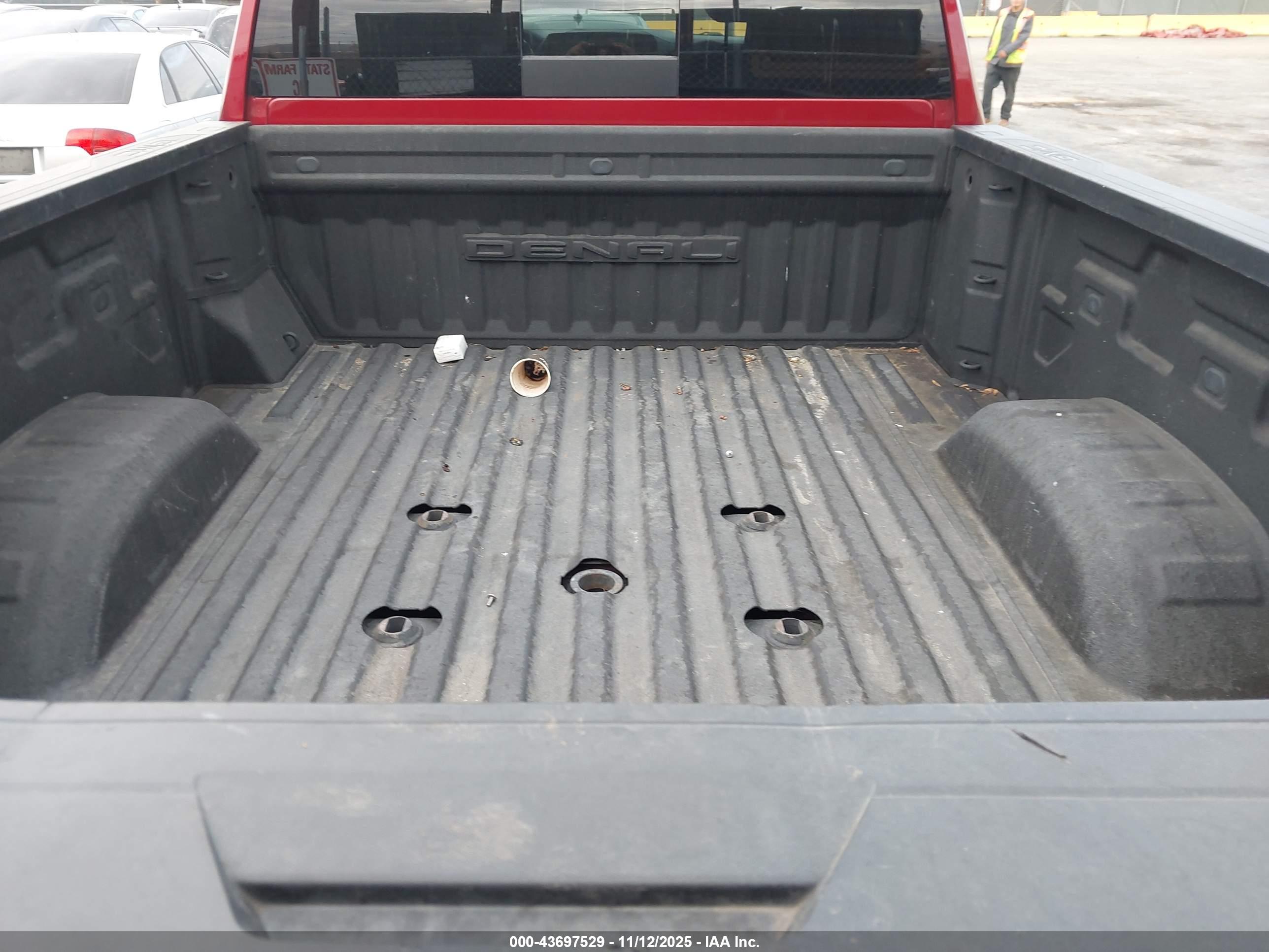 GMC SIERRA image 7