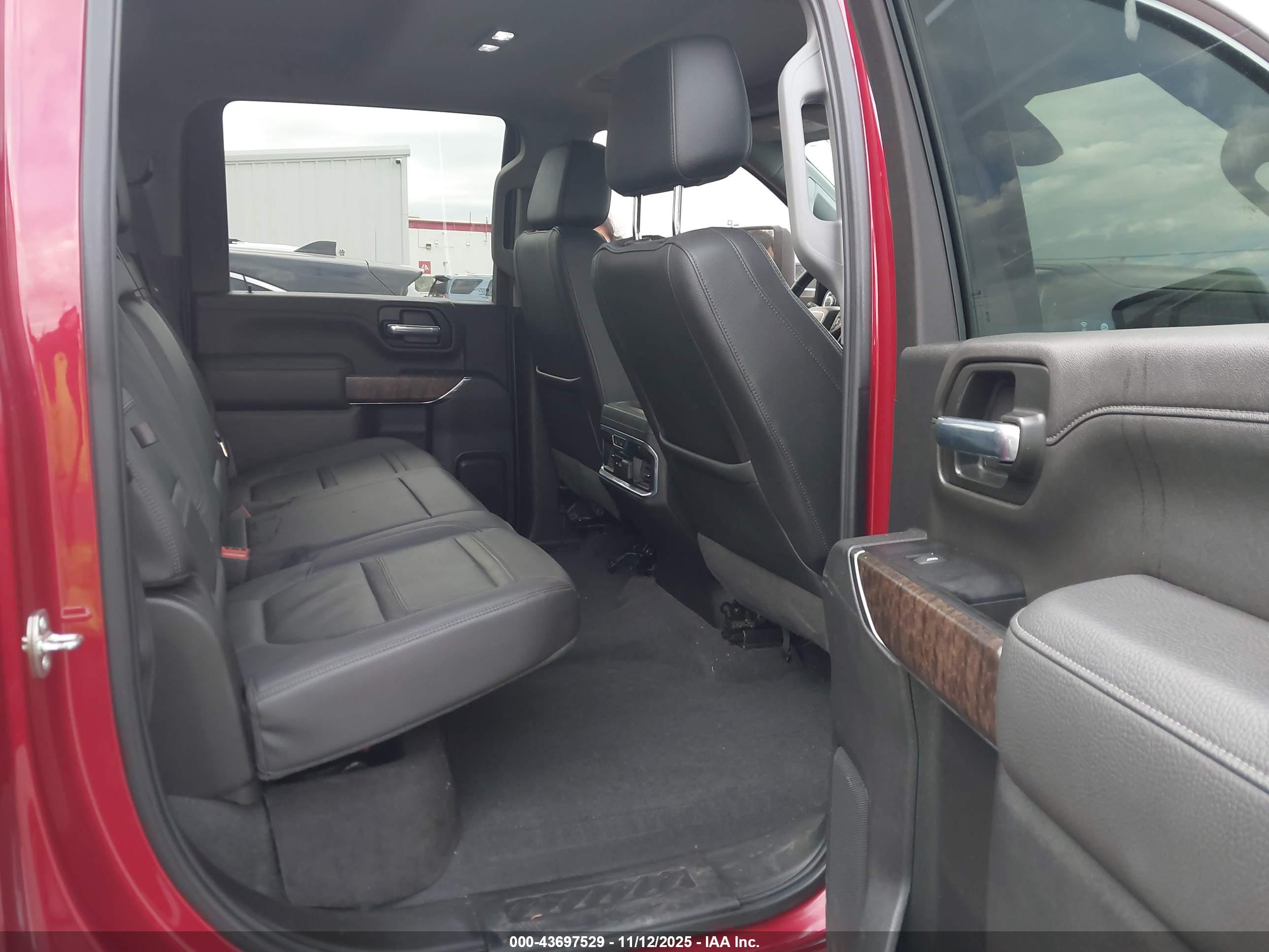 GMC SIERRA image 8