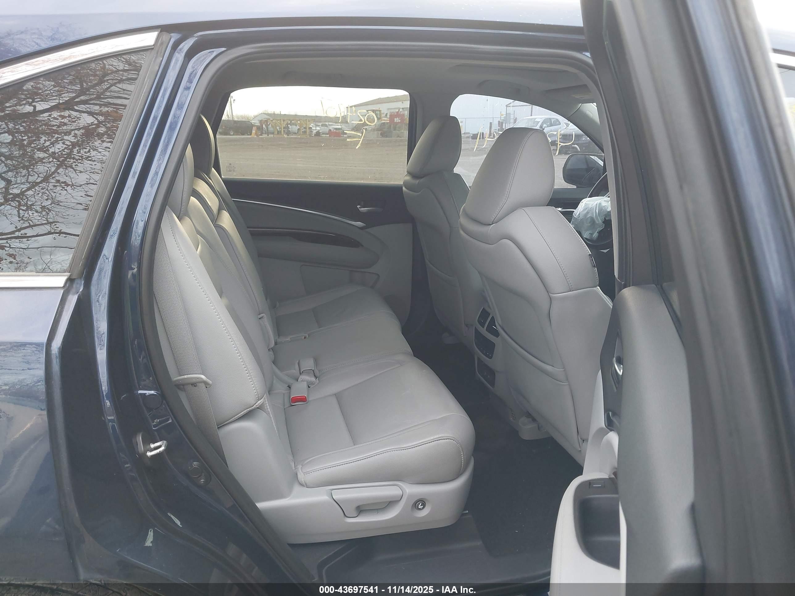 ACURA MDX image 8