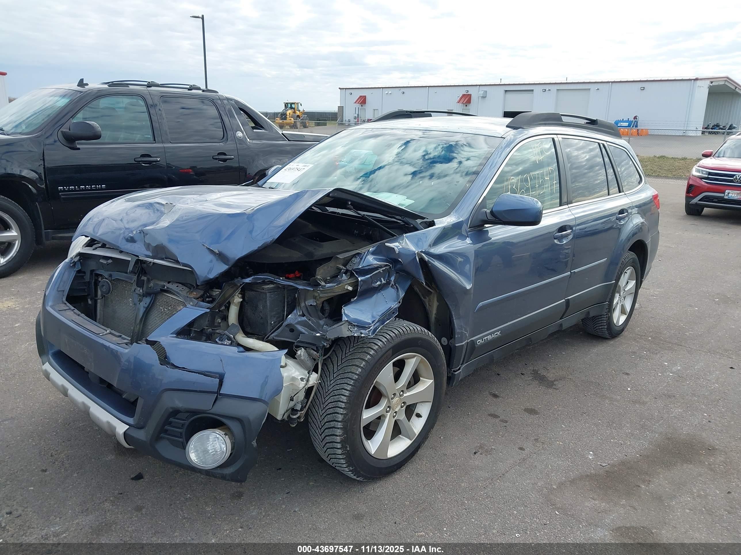 SUBARU OUTBACK image 2