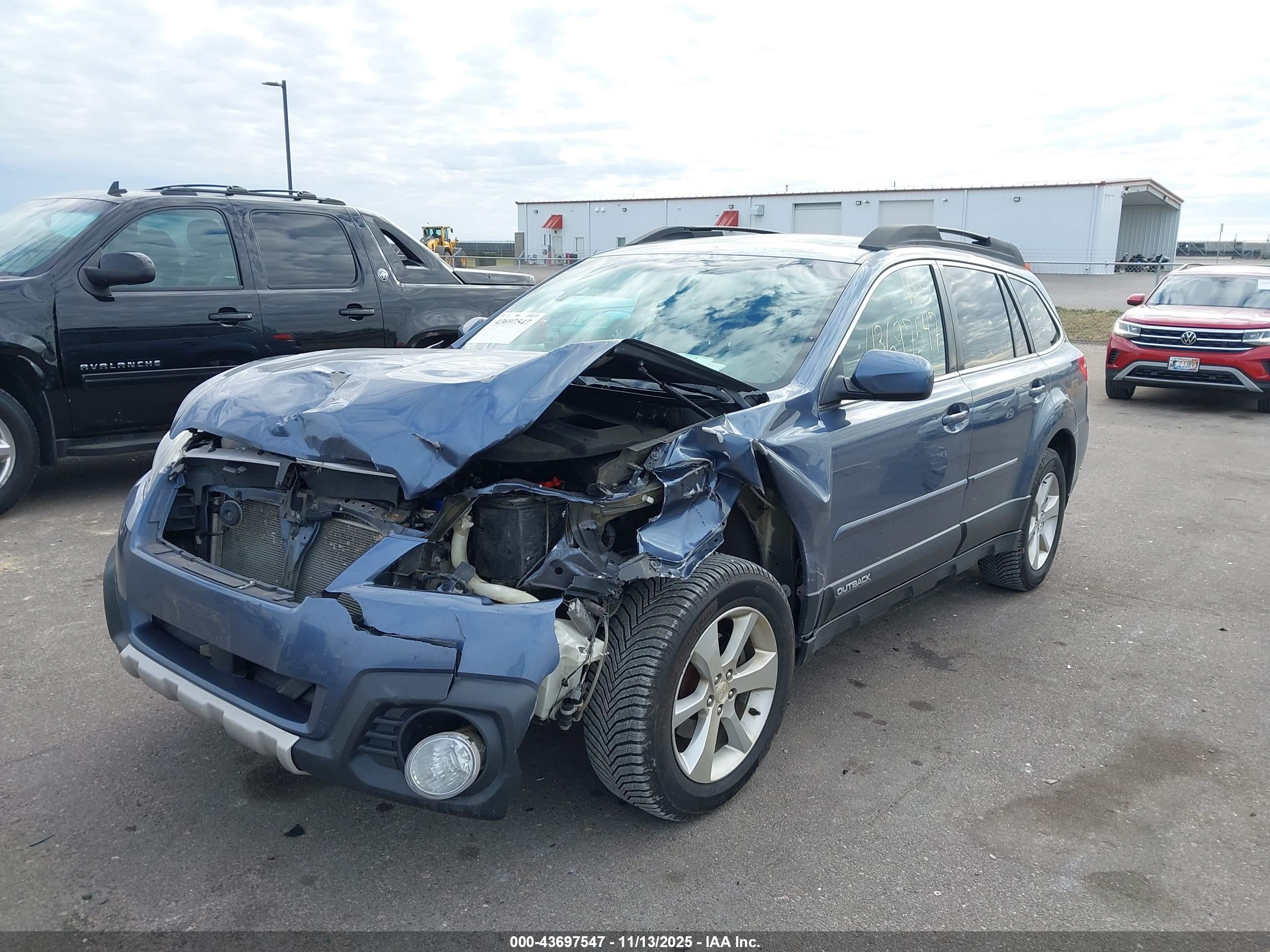 SUBARU OUTBACK image 6