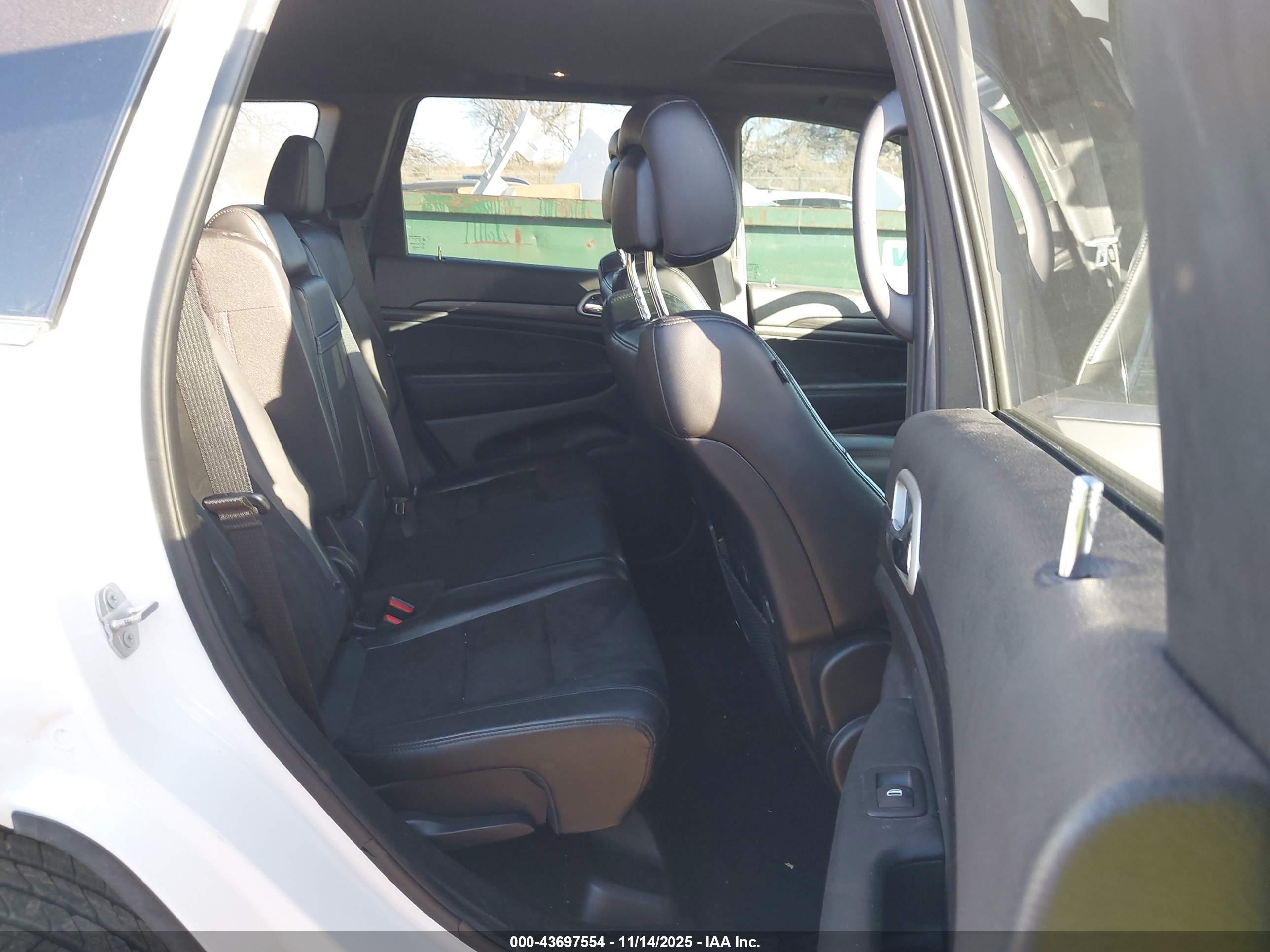 JEEP GRAND image 8