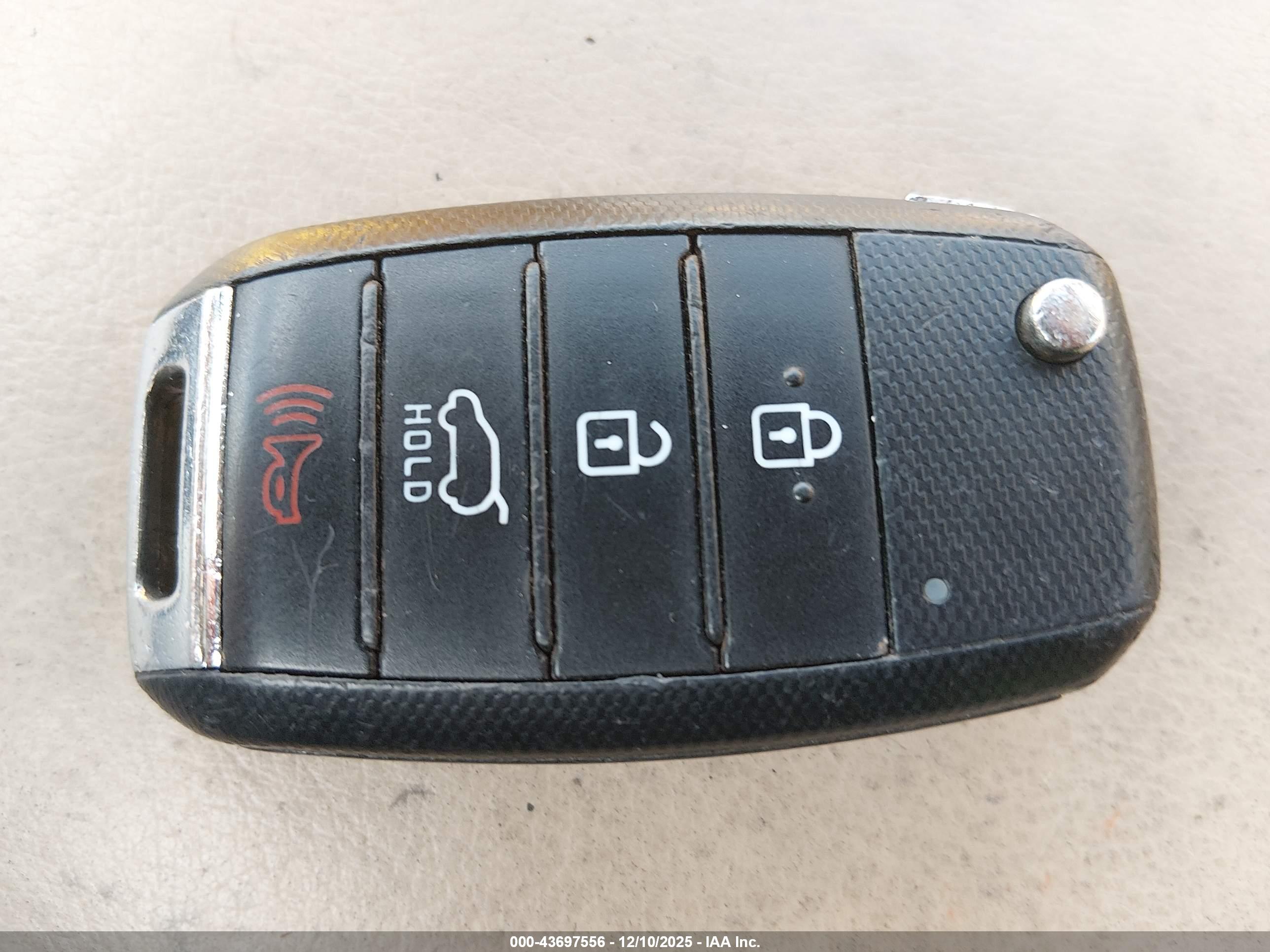 KIA SPORTAGE image 11