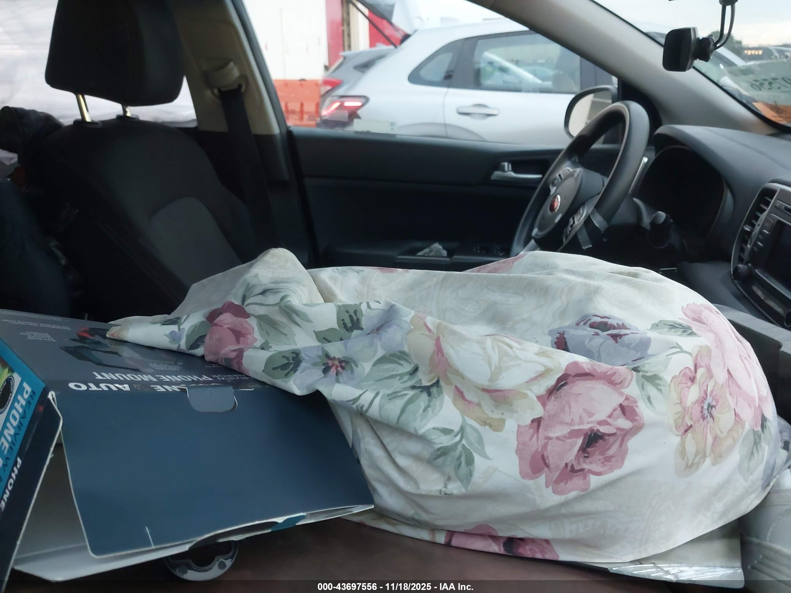 KIA SPORTAGE image 5