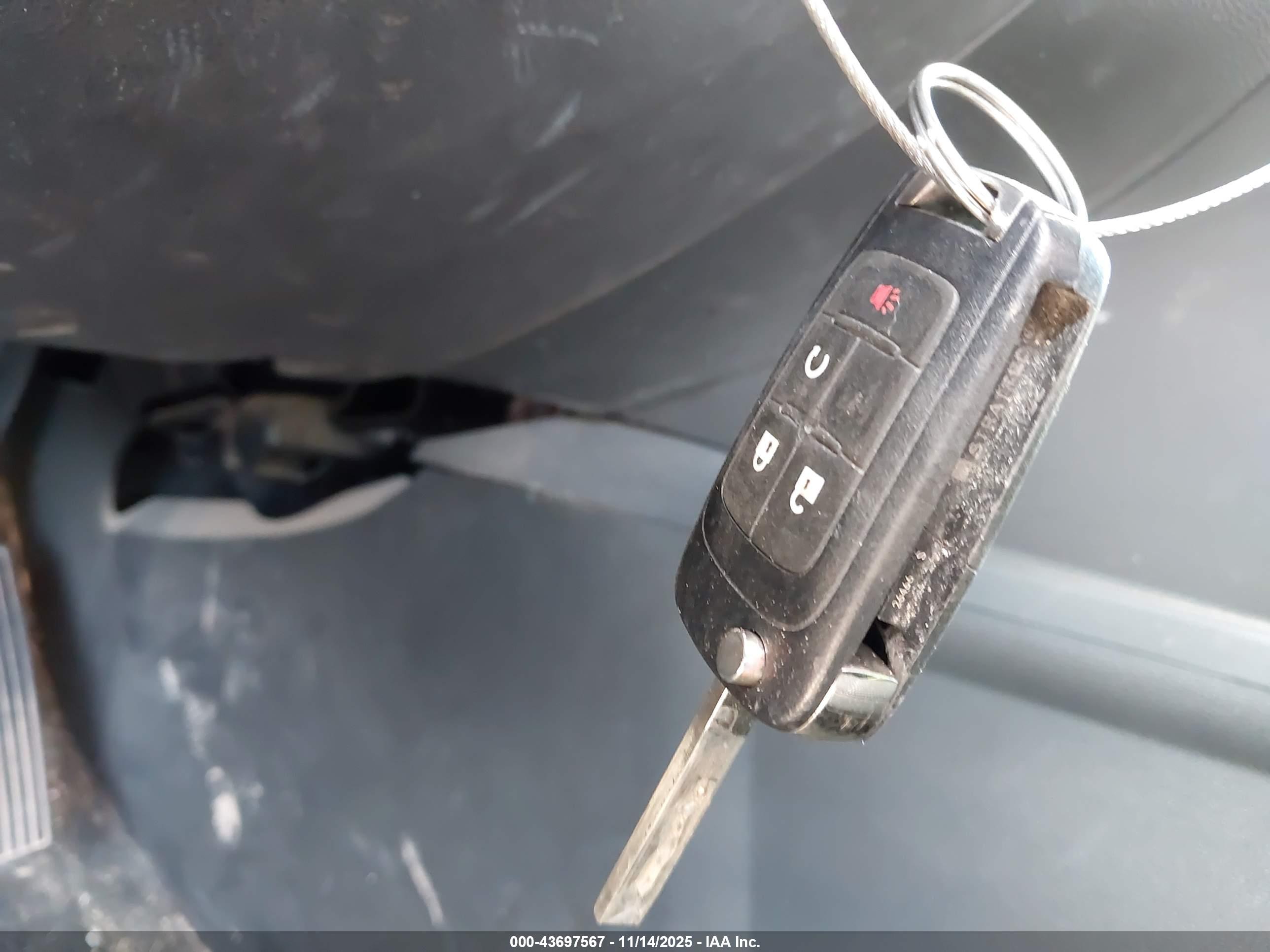 CHEVROLET EQUINOX image 11