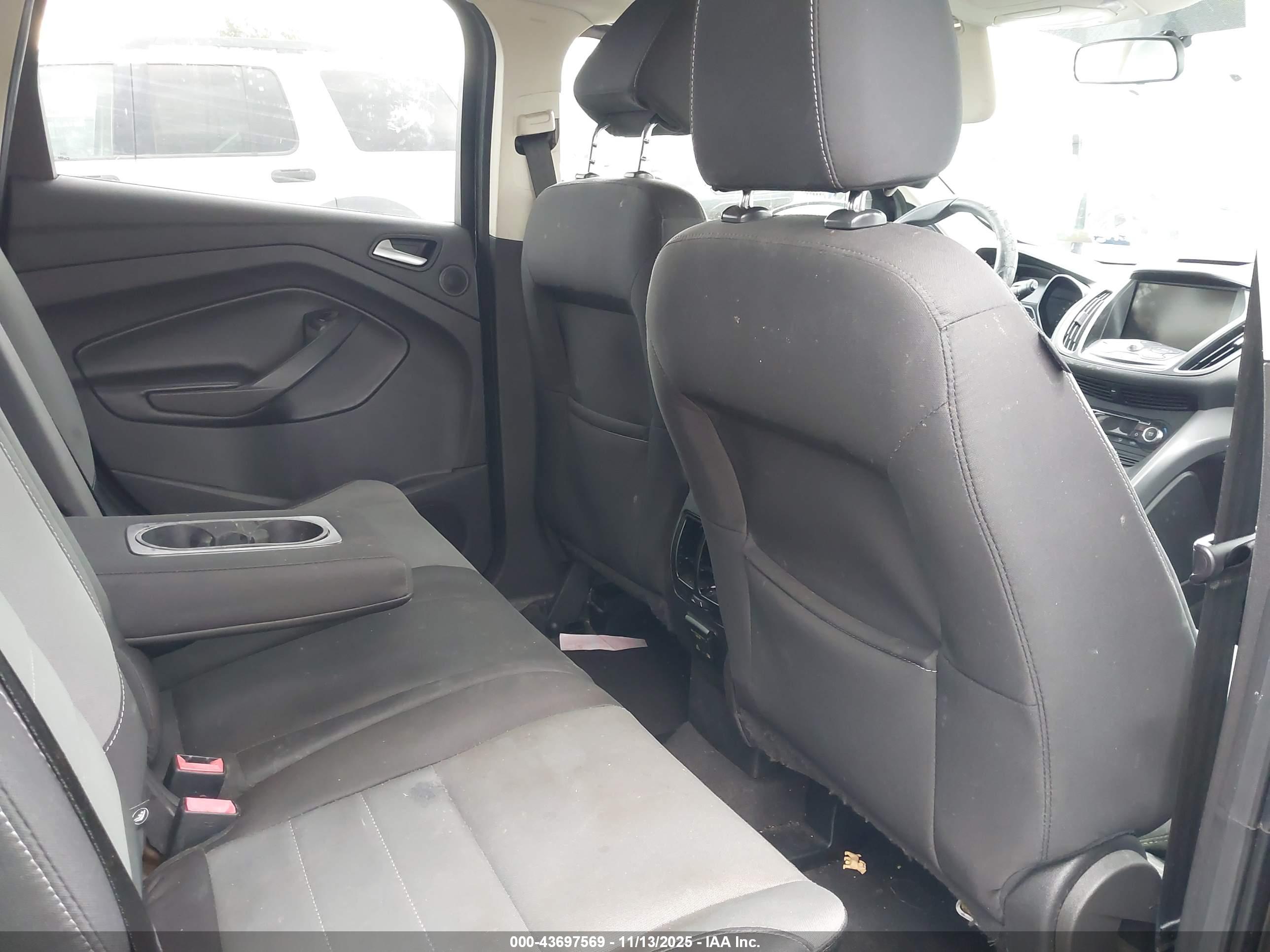 FORD ESCAPE image 8