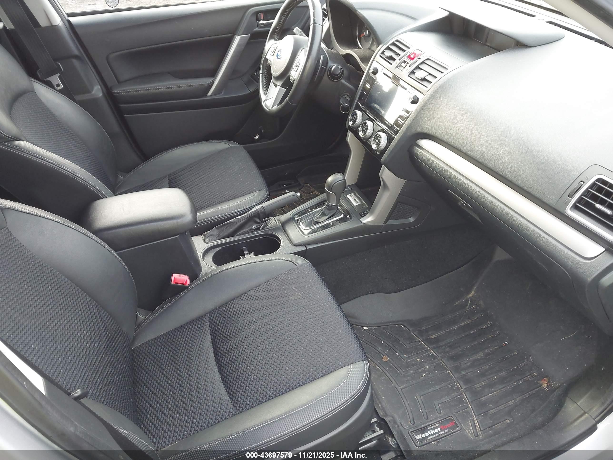 SUBARU FORESTER image 5