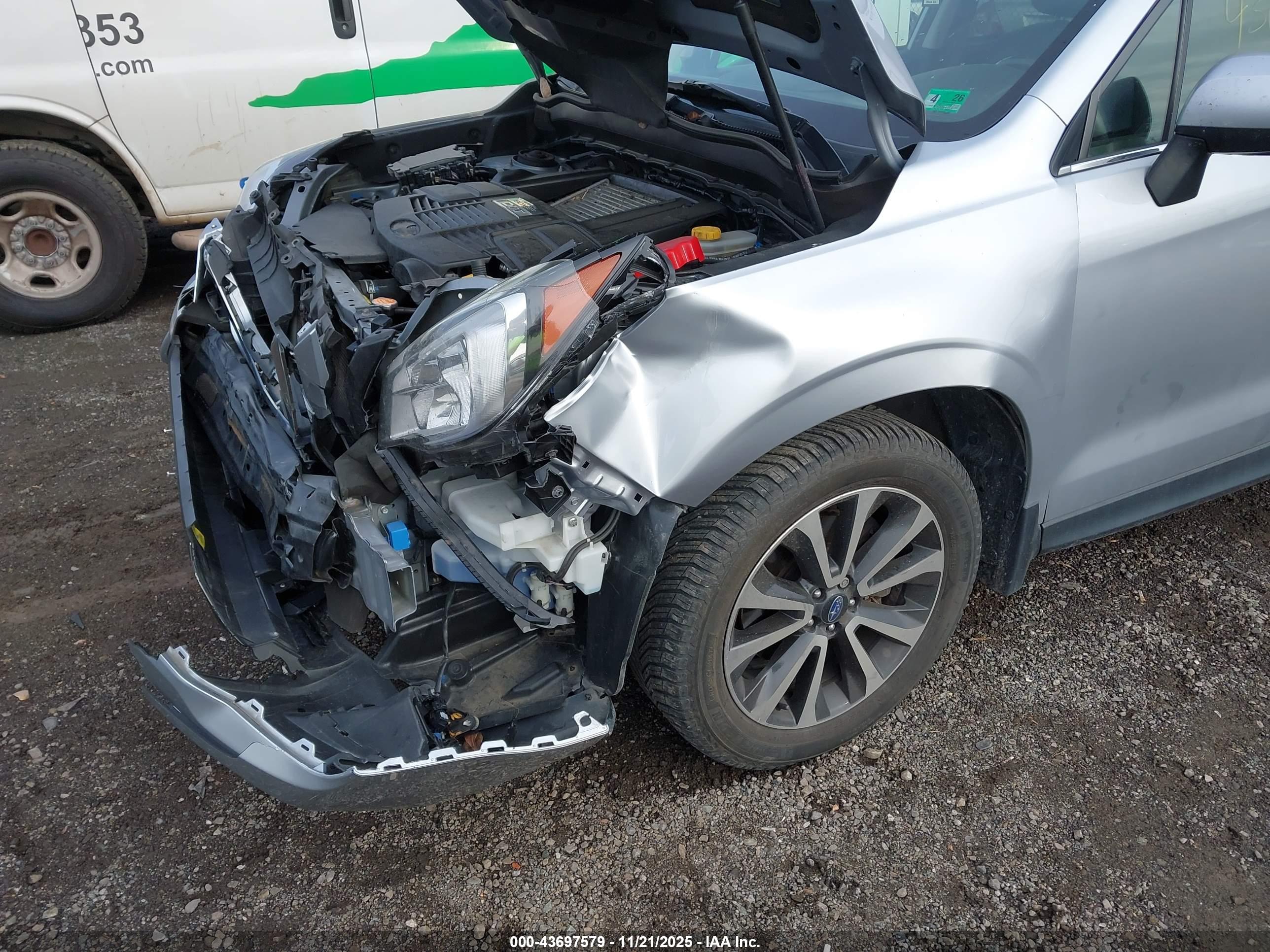 SUBARU FORESTER image 6