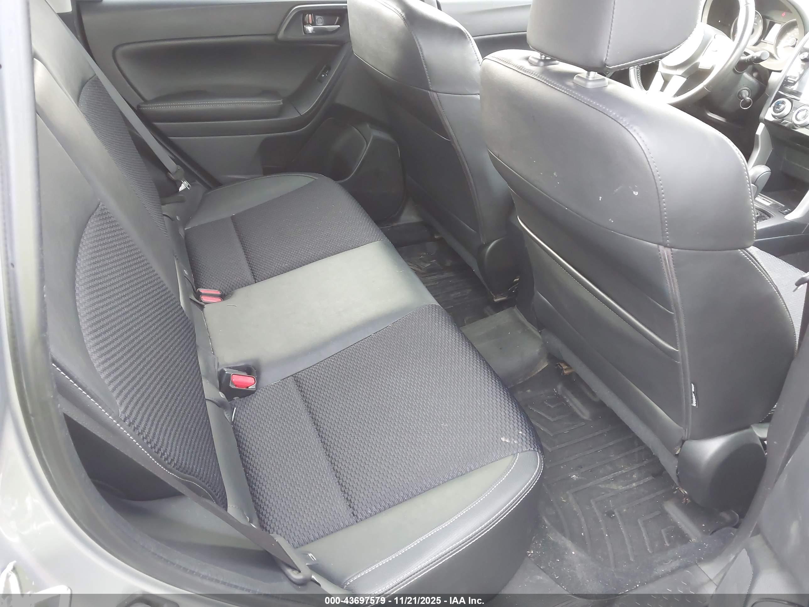 SUBARU FORESTER image 8