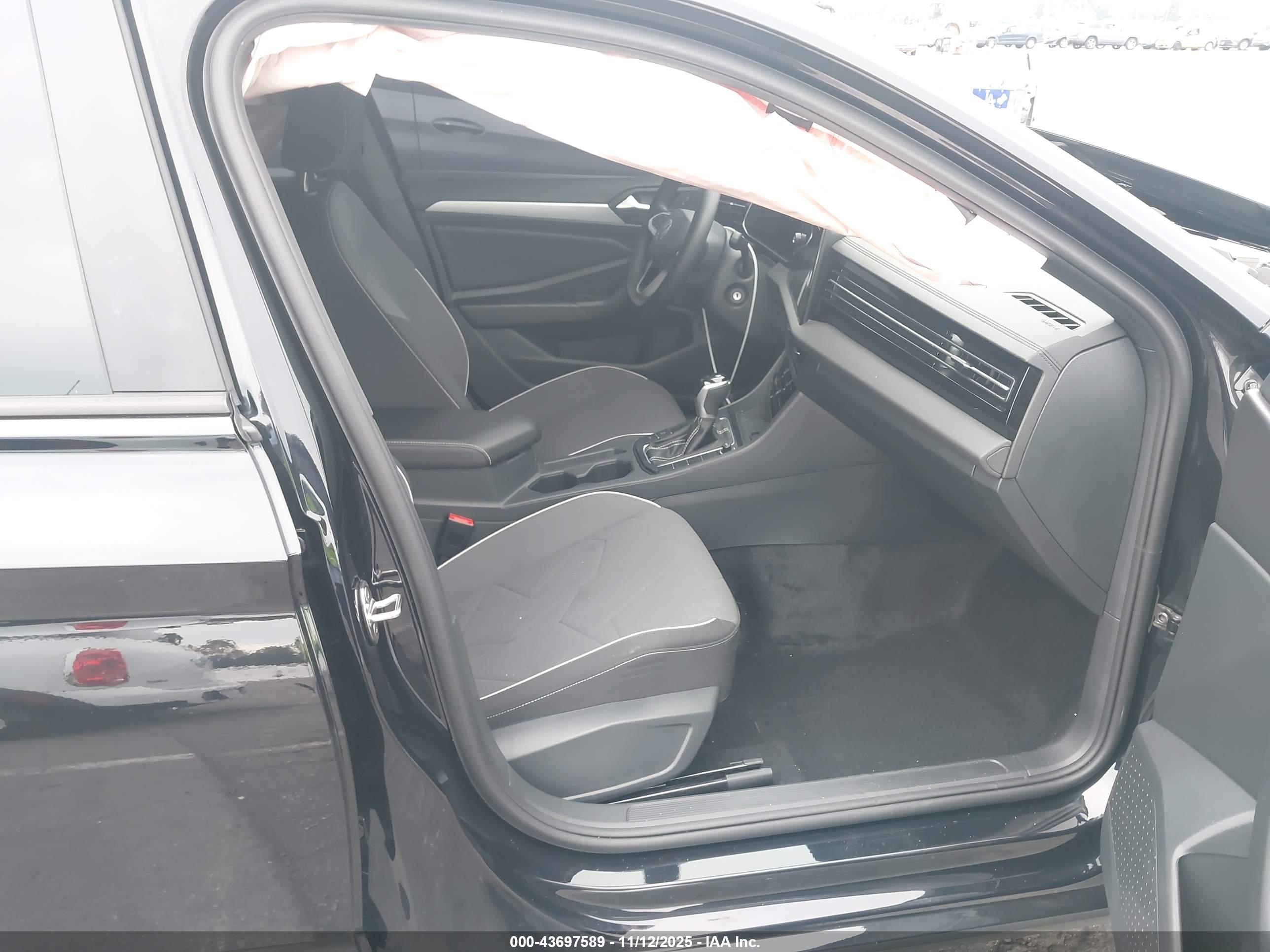VOLKSWAGEN JETTA image 5