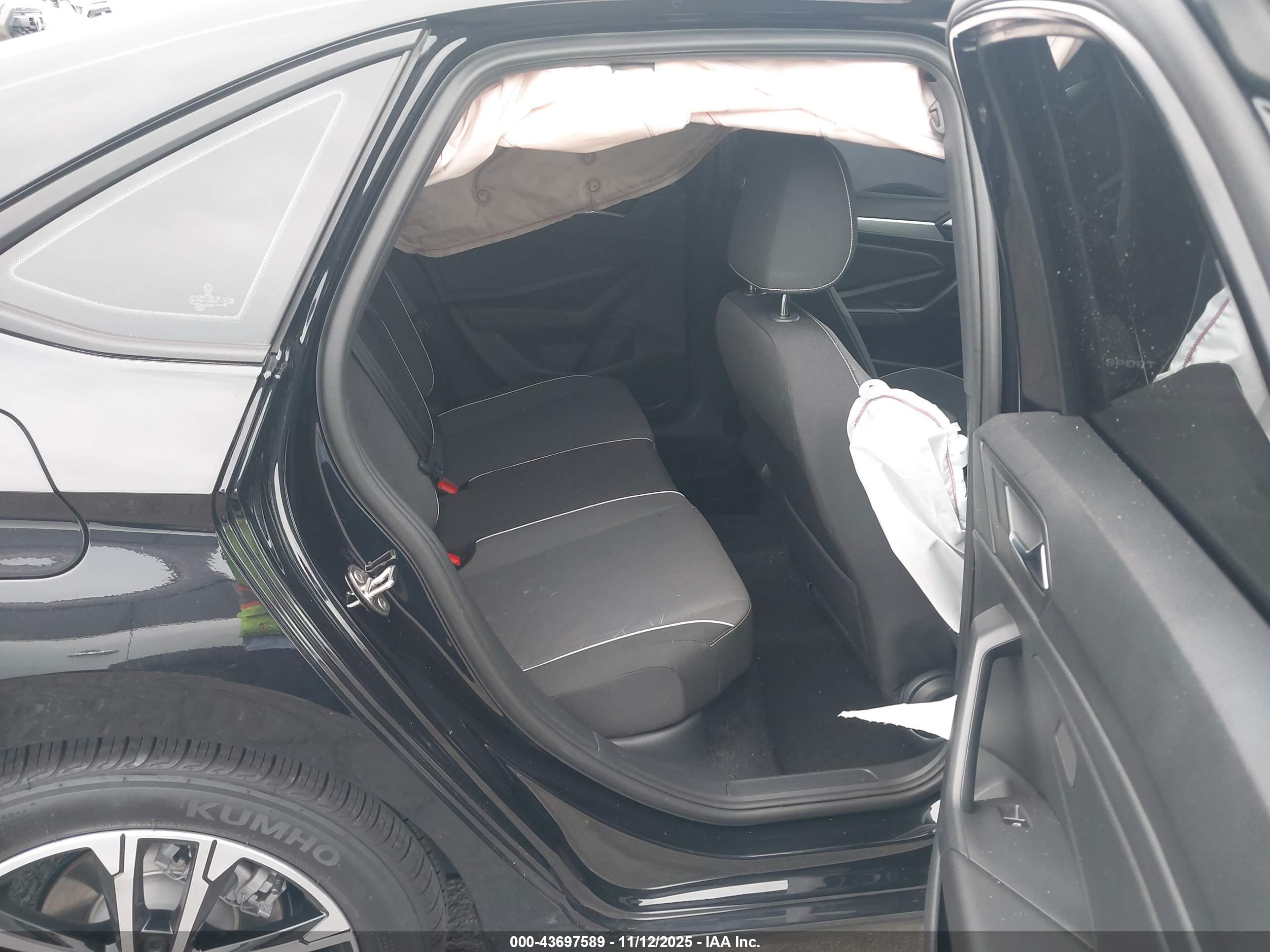 VOLKSWAGEN JETTA image 8