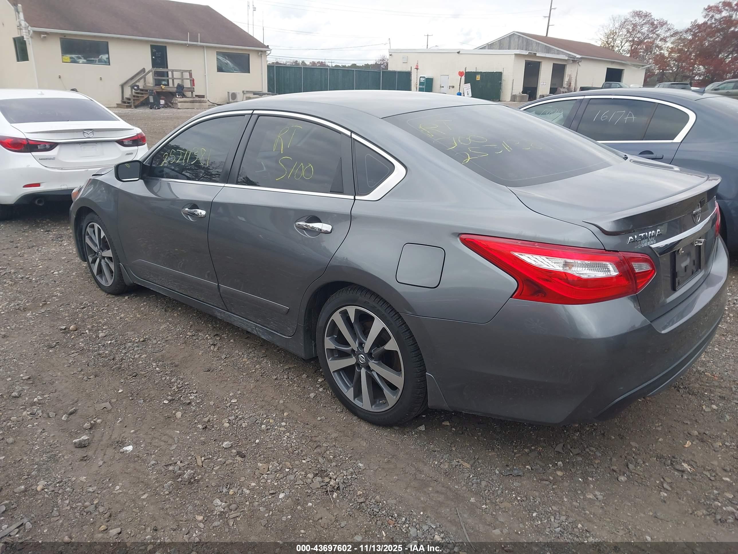 NISSAN ALTIMA image 3