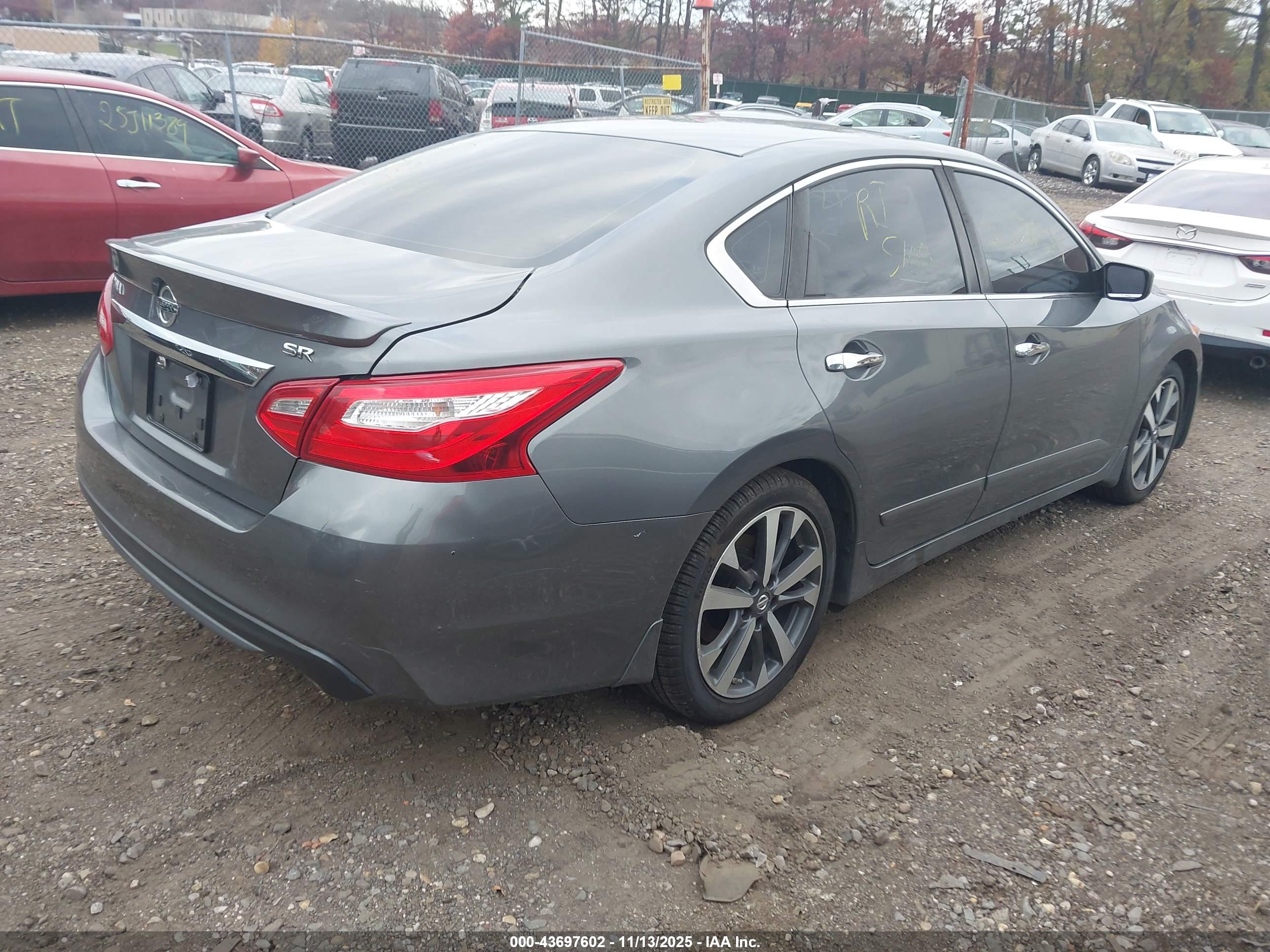 NISSAN ALTIMA image 4