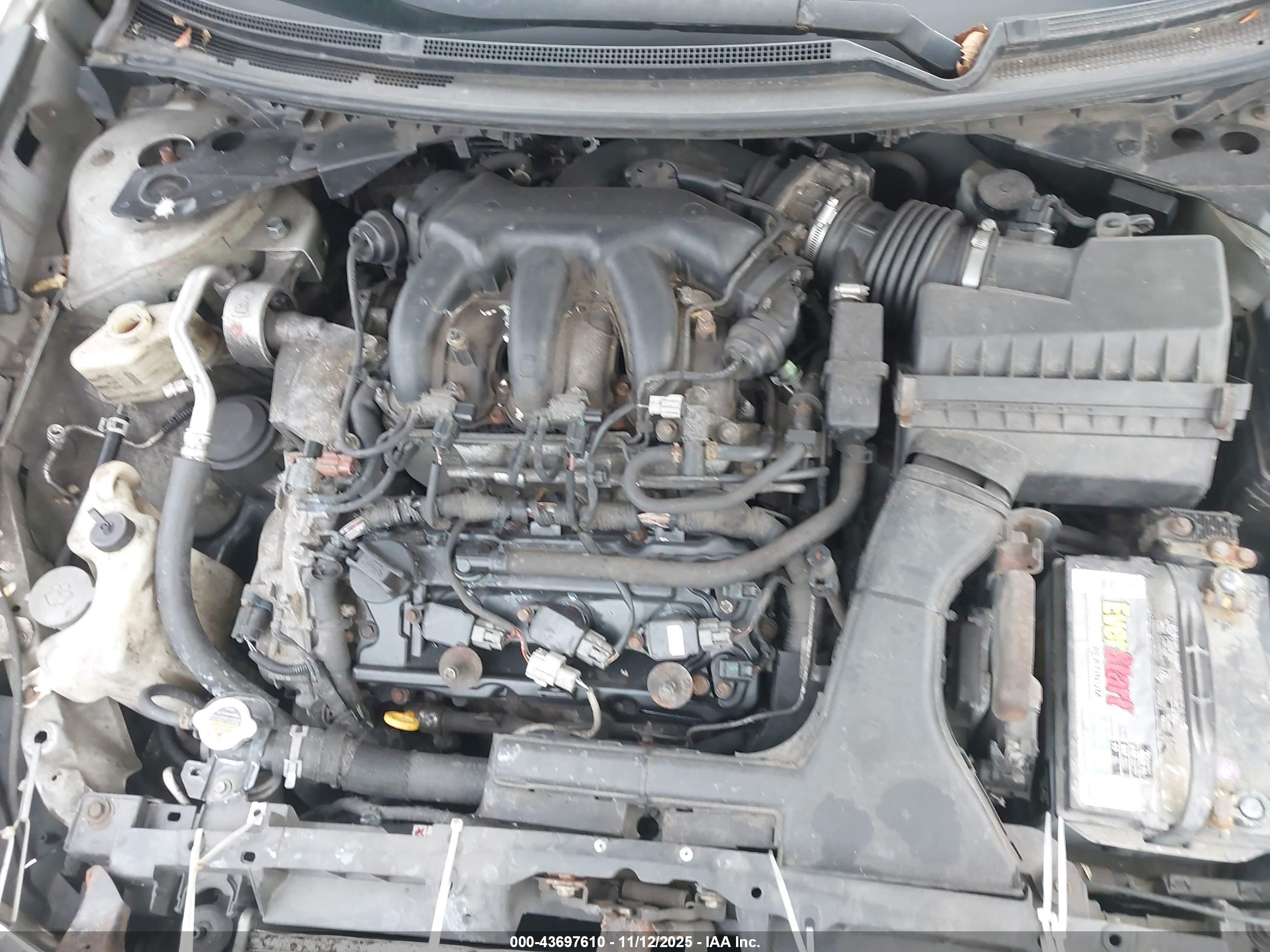 NISSAN MAXIMA image 10