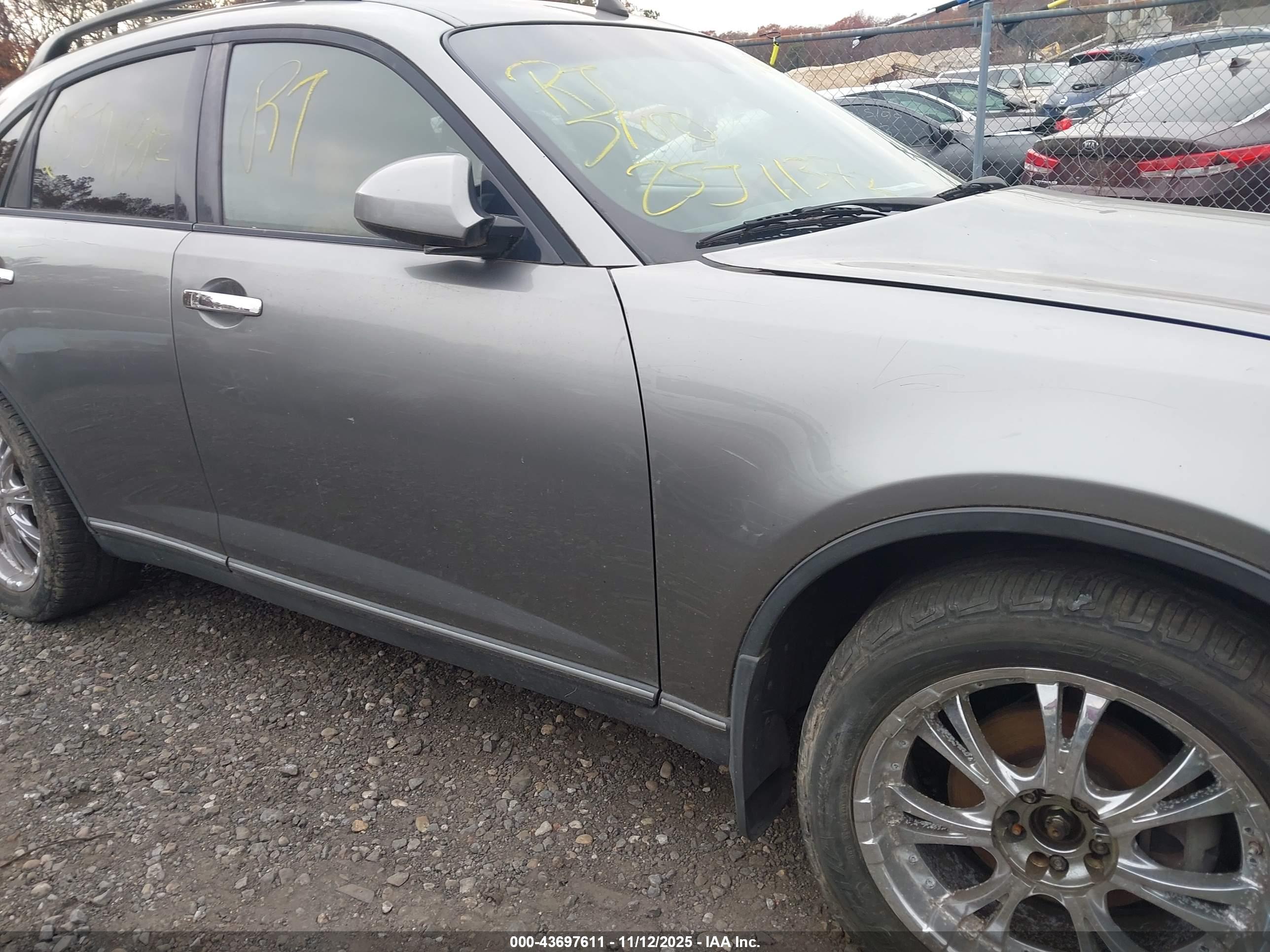 INFINITI FX45 image 6