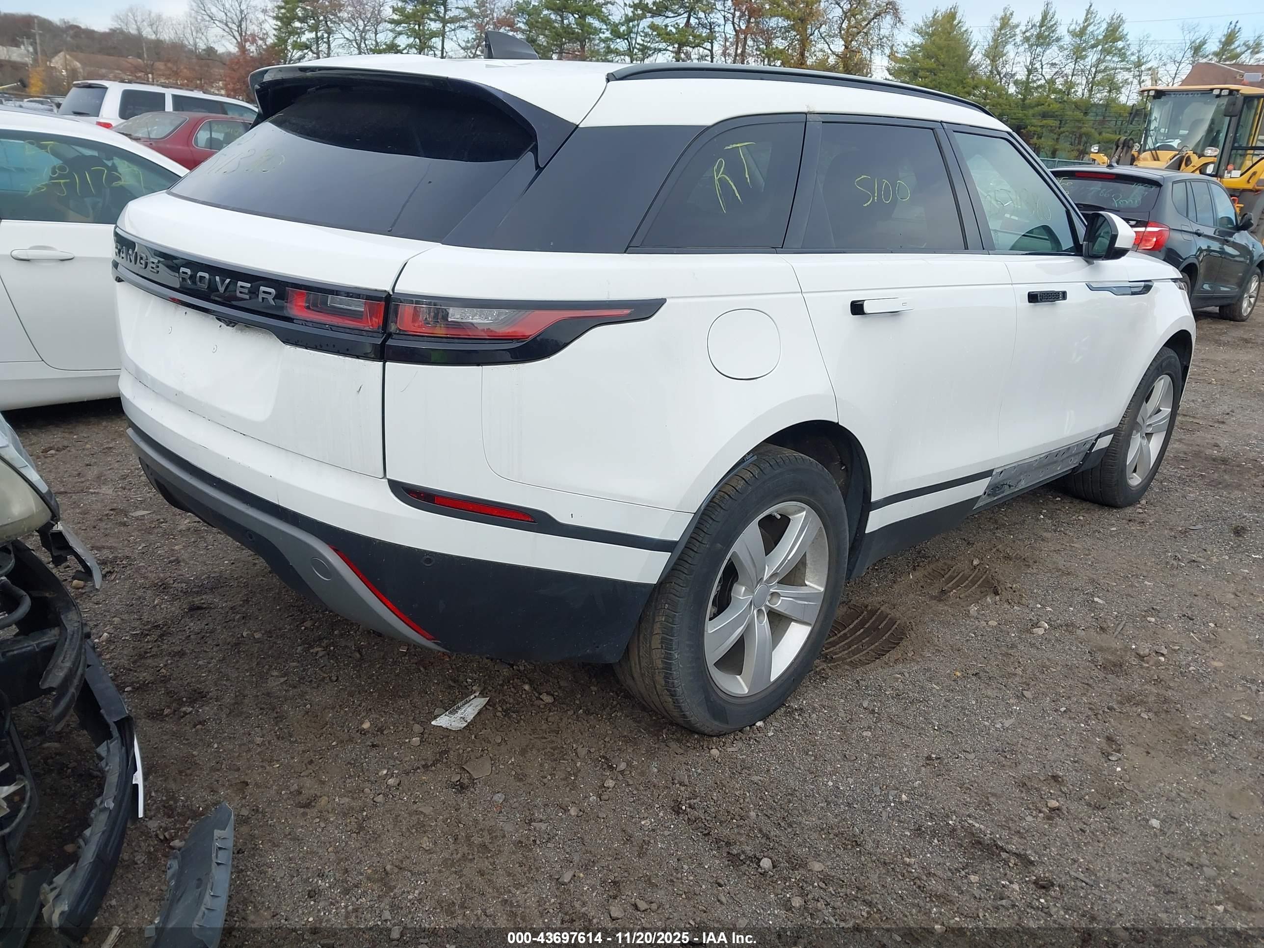 LAND ROVER image 4