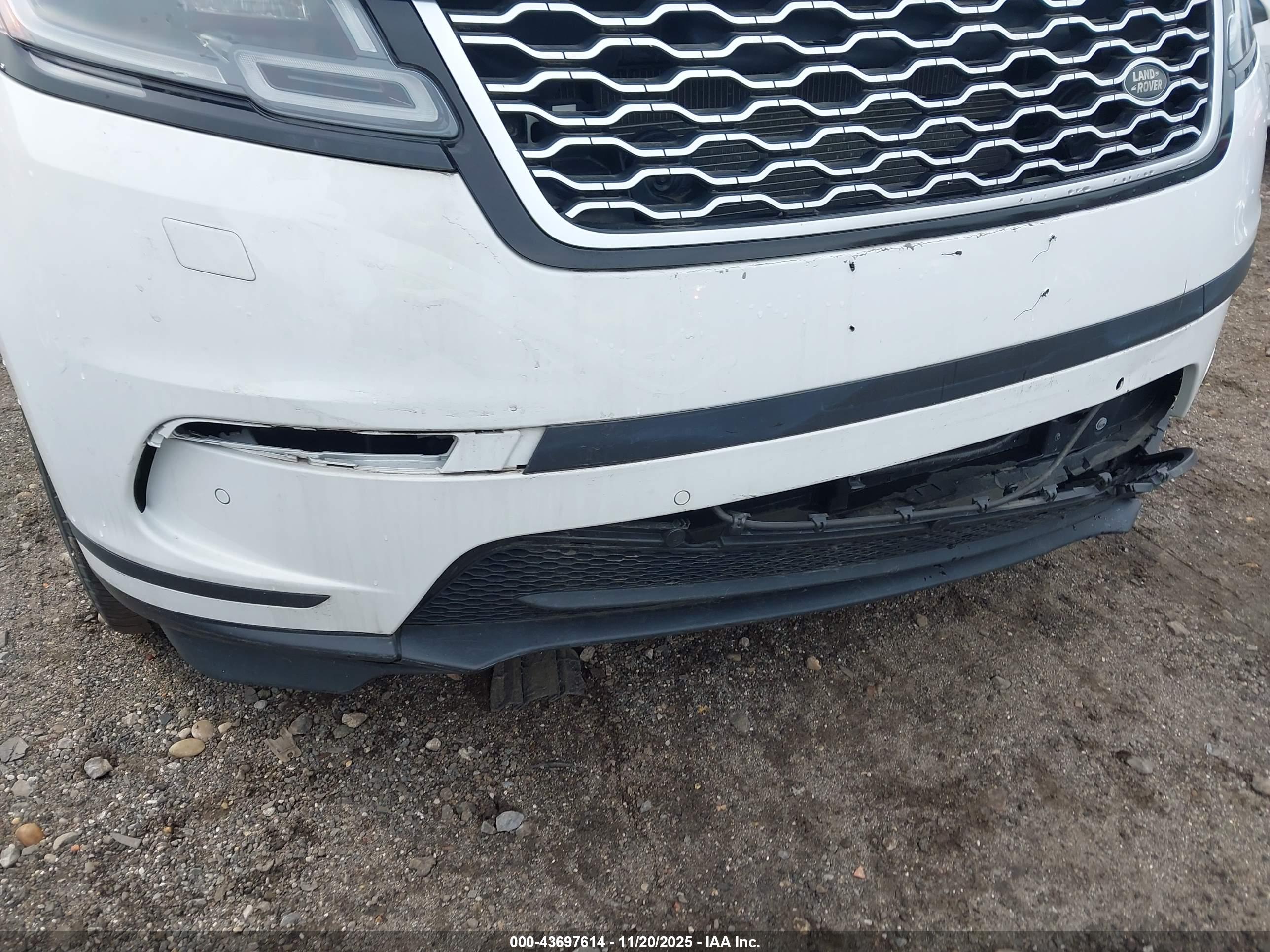 LAND ROVER image 6
