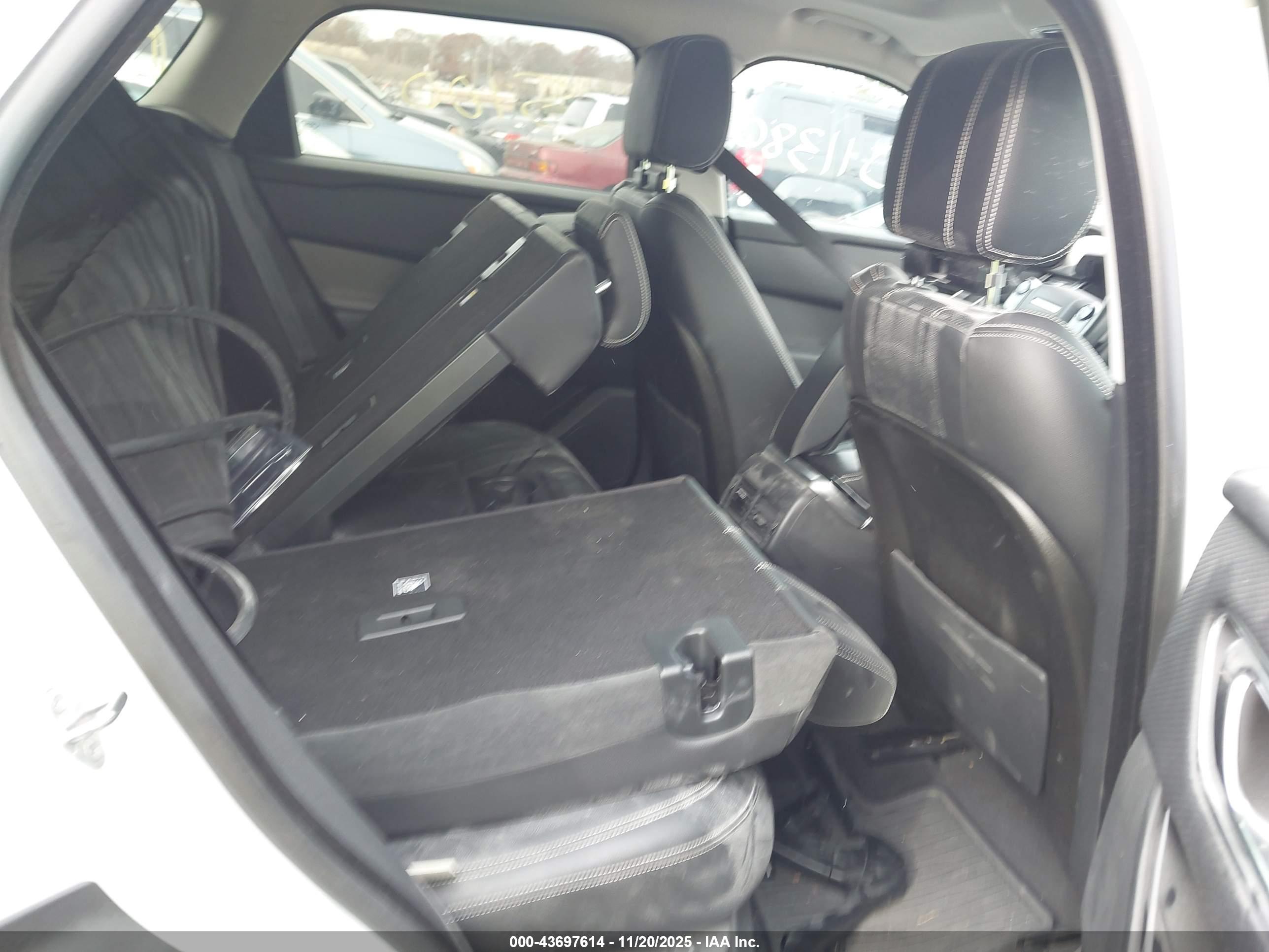 LAND ROVER image 8