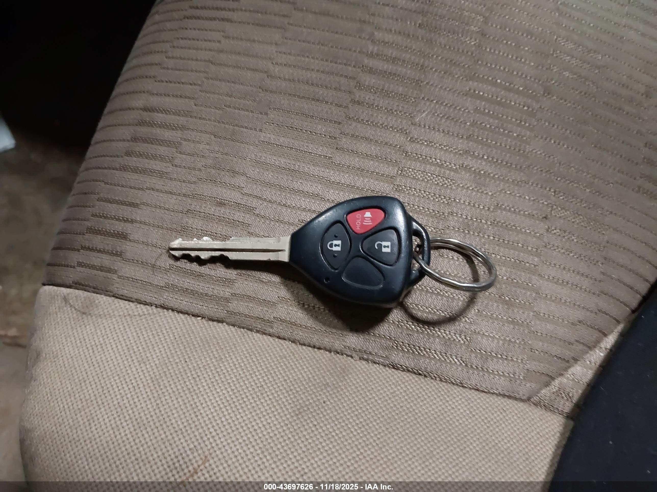 TOYOTA RAV4 image 11
