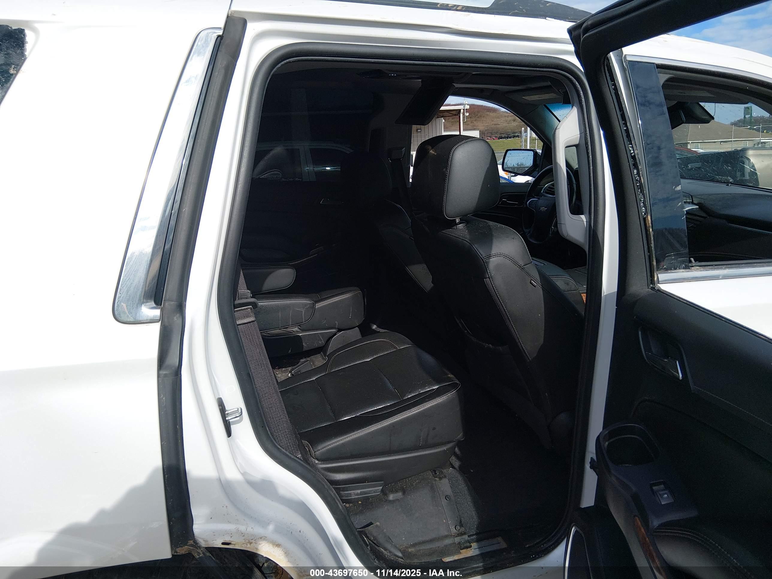 CHEVROLET TAHOE image 8