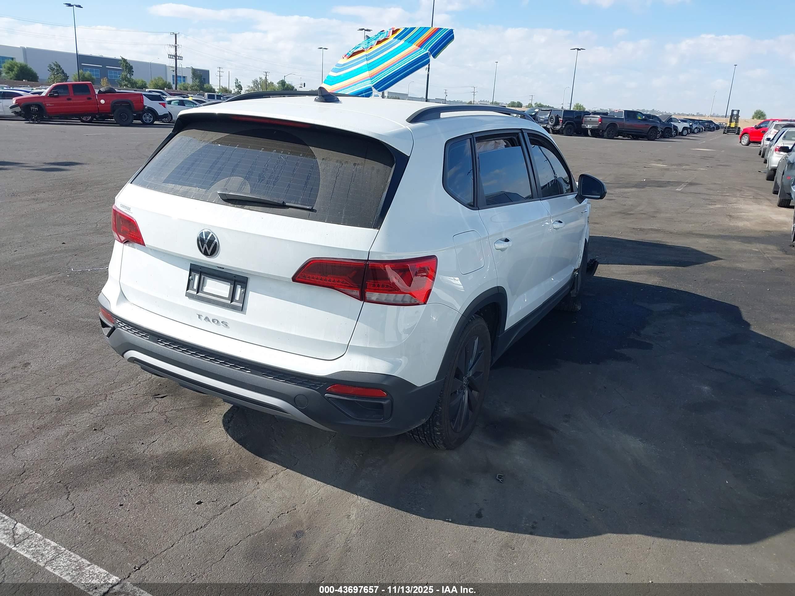 VOLKSWAGEN TAOS image 4