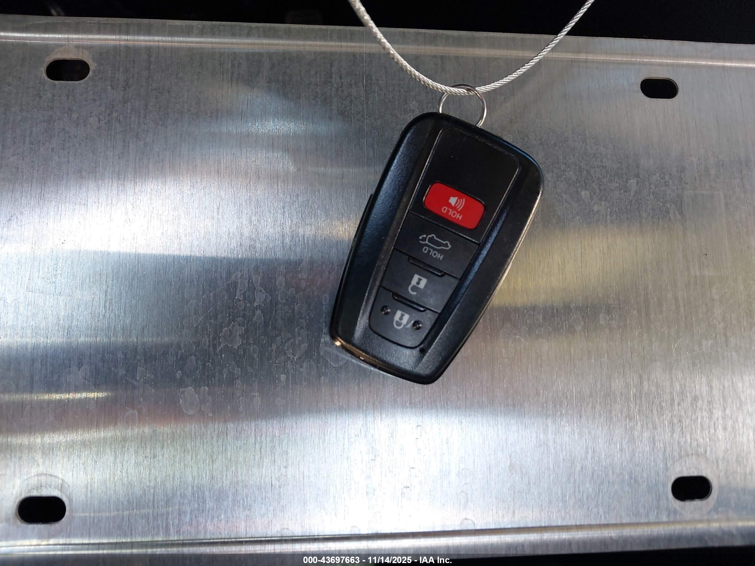 TOYOTA RAV4 image 11