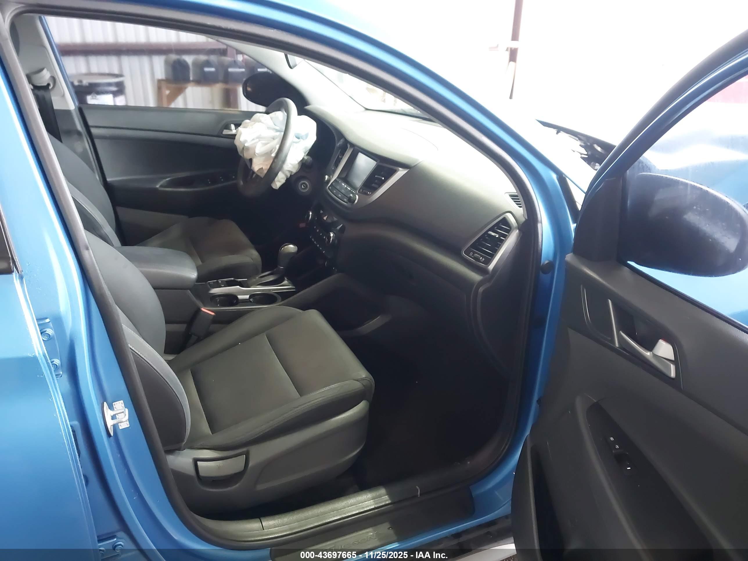 HYUNDAI TUCSON image 5