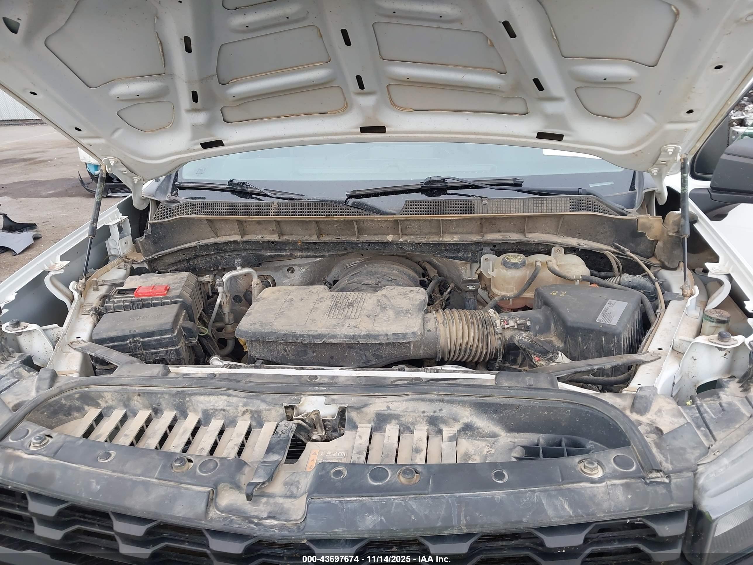CHEVROLET SILVERADO image 10