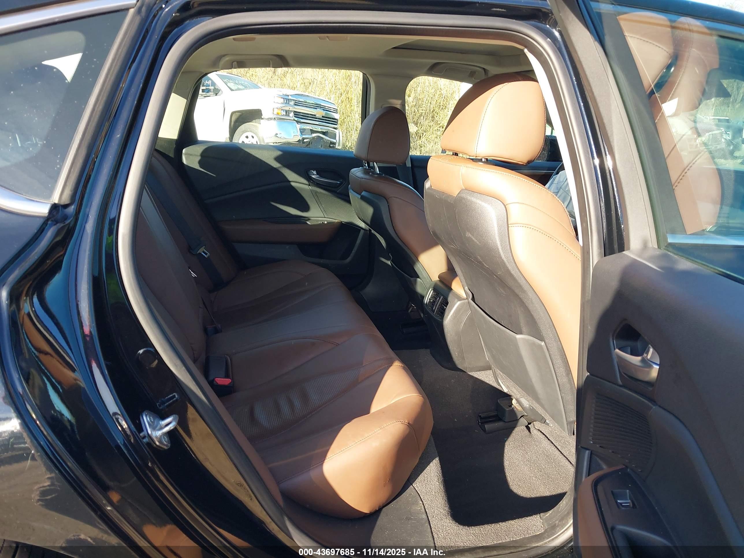 ACURA TLX image 8