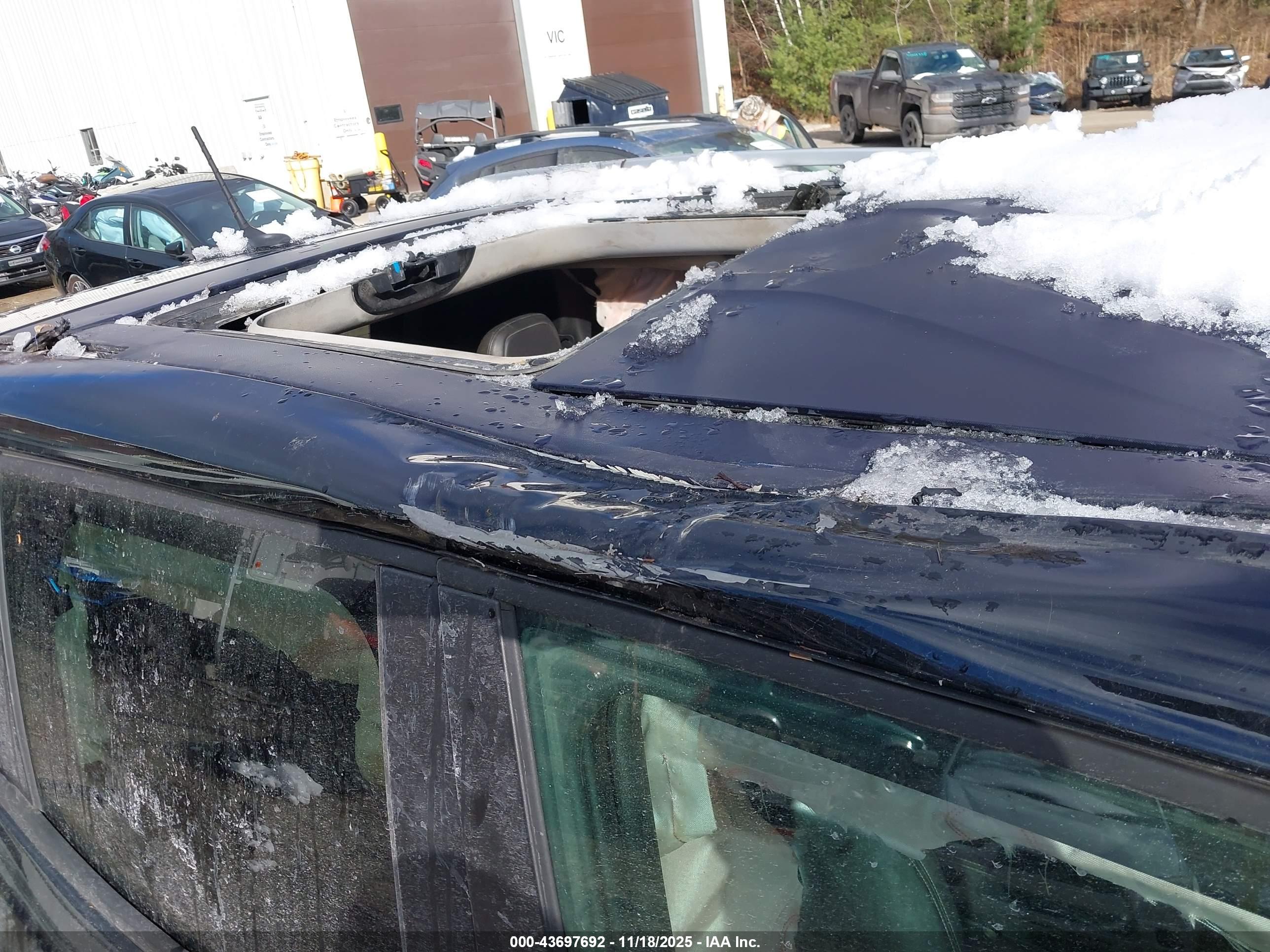 JEEP RENEGADE image 6