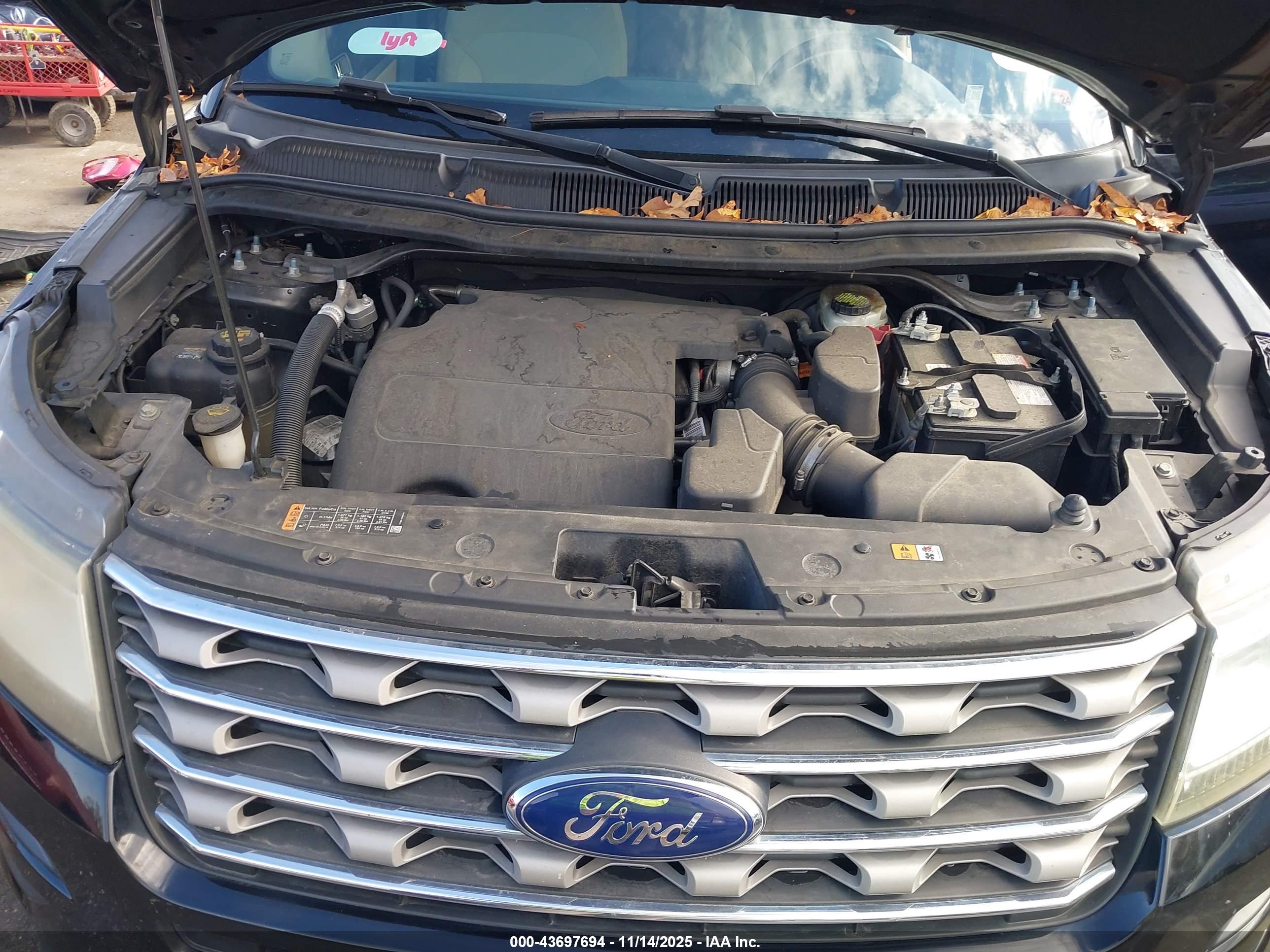FORD EXPLORER image 10