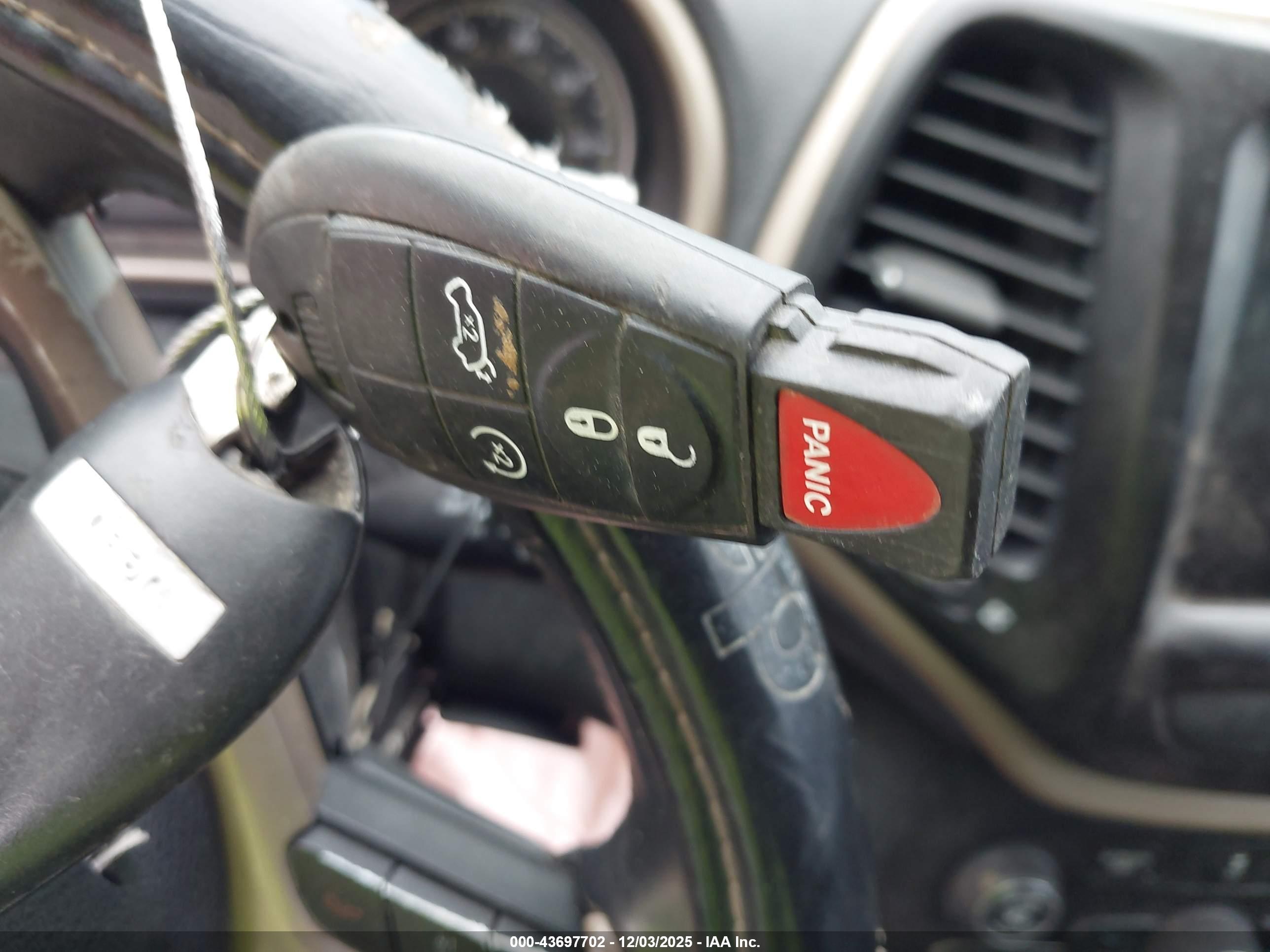 JEEP CHEROKEE image 11