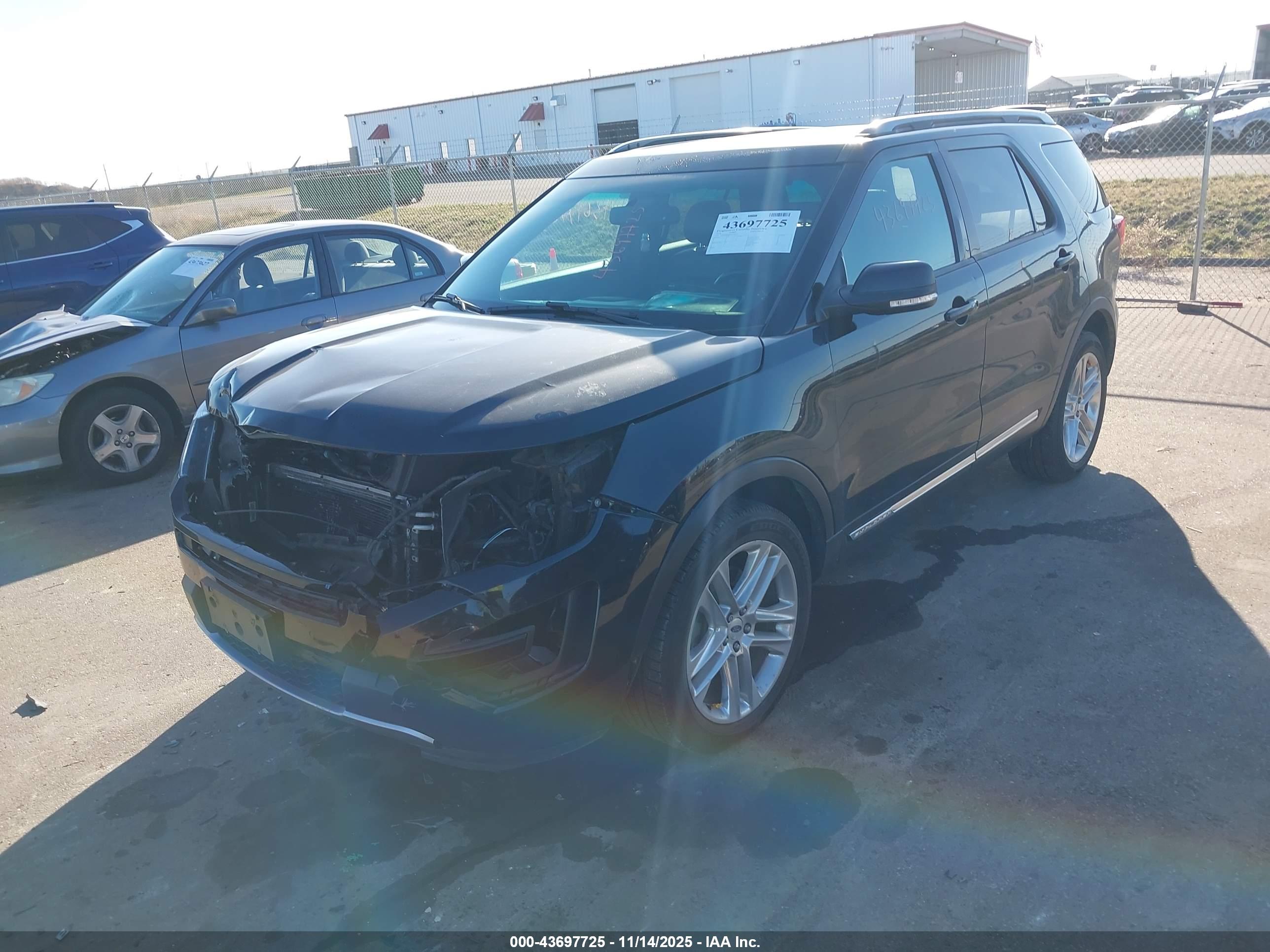 FORD EXPLORER image 2