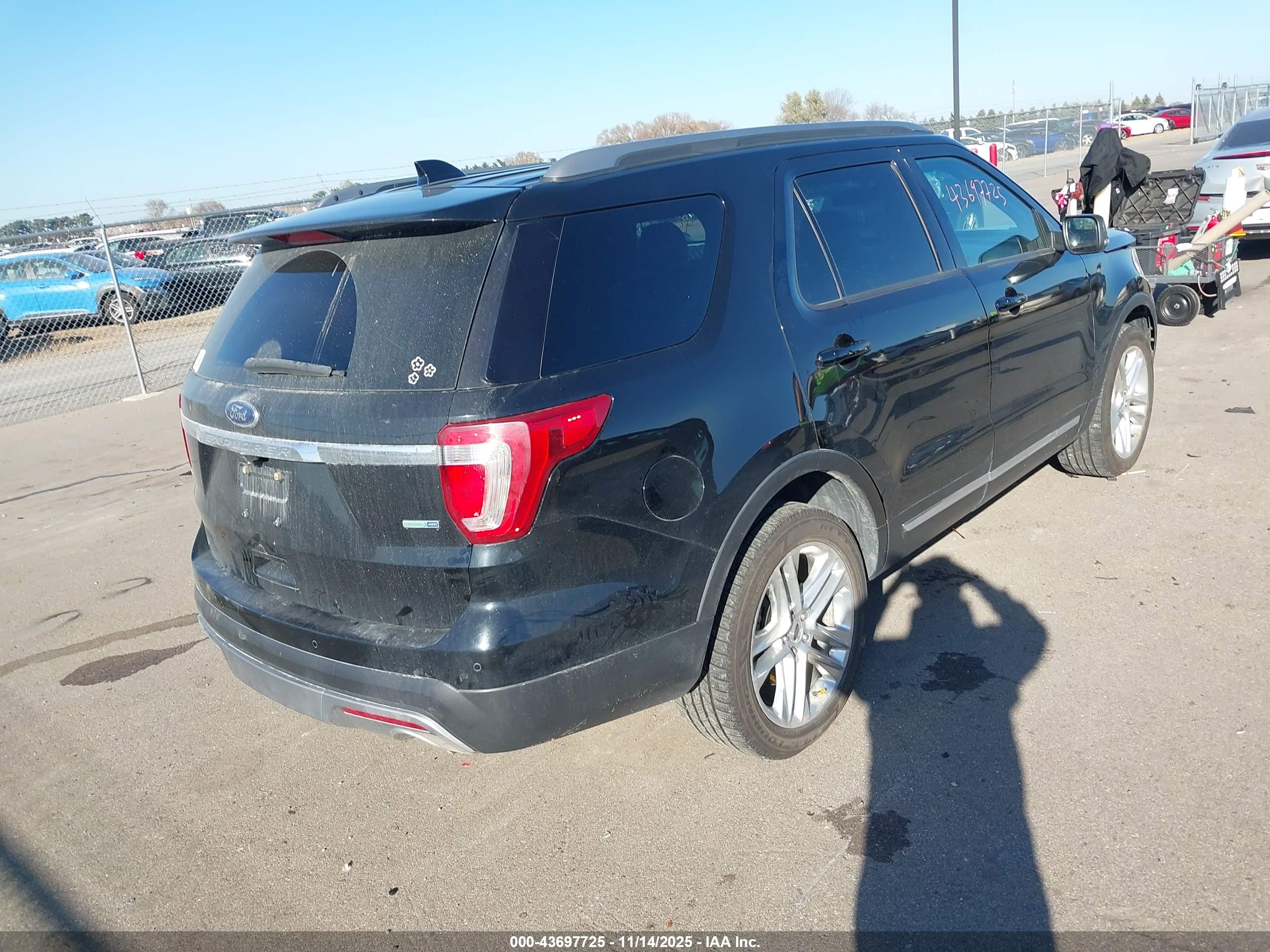 FORD EXPLORER image 4