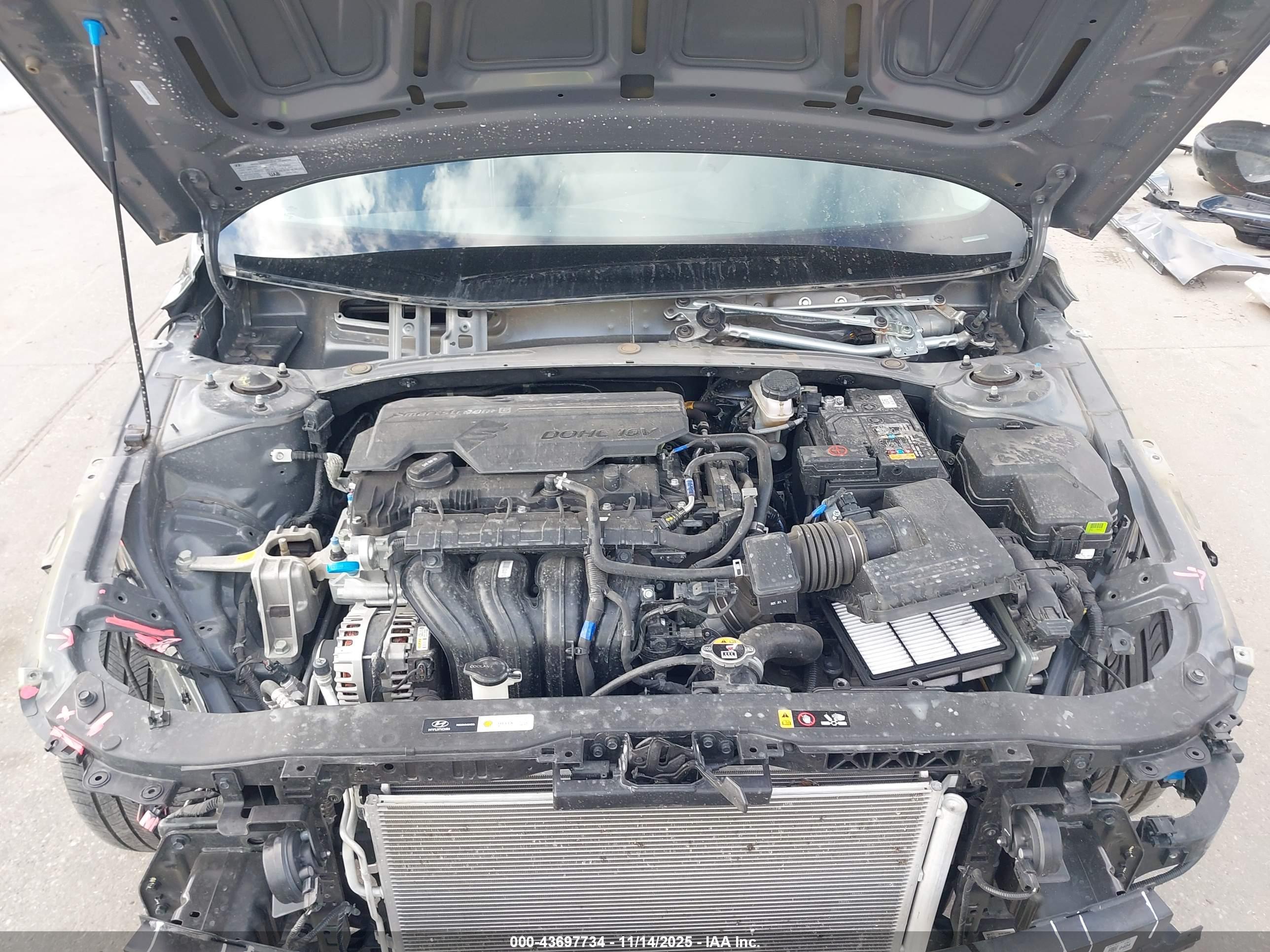 HYUNDAI ELANTRA image 10