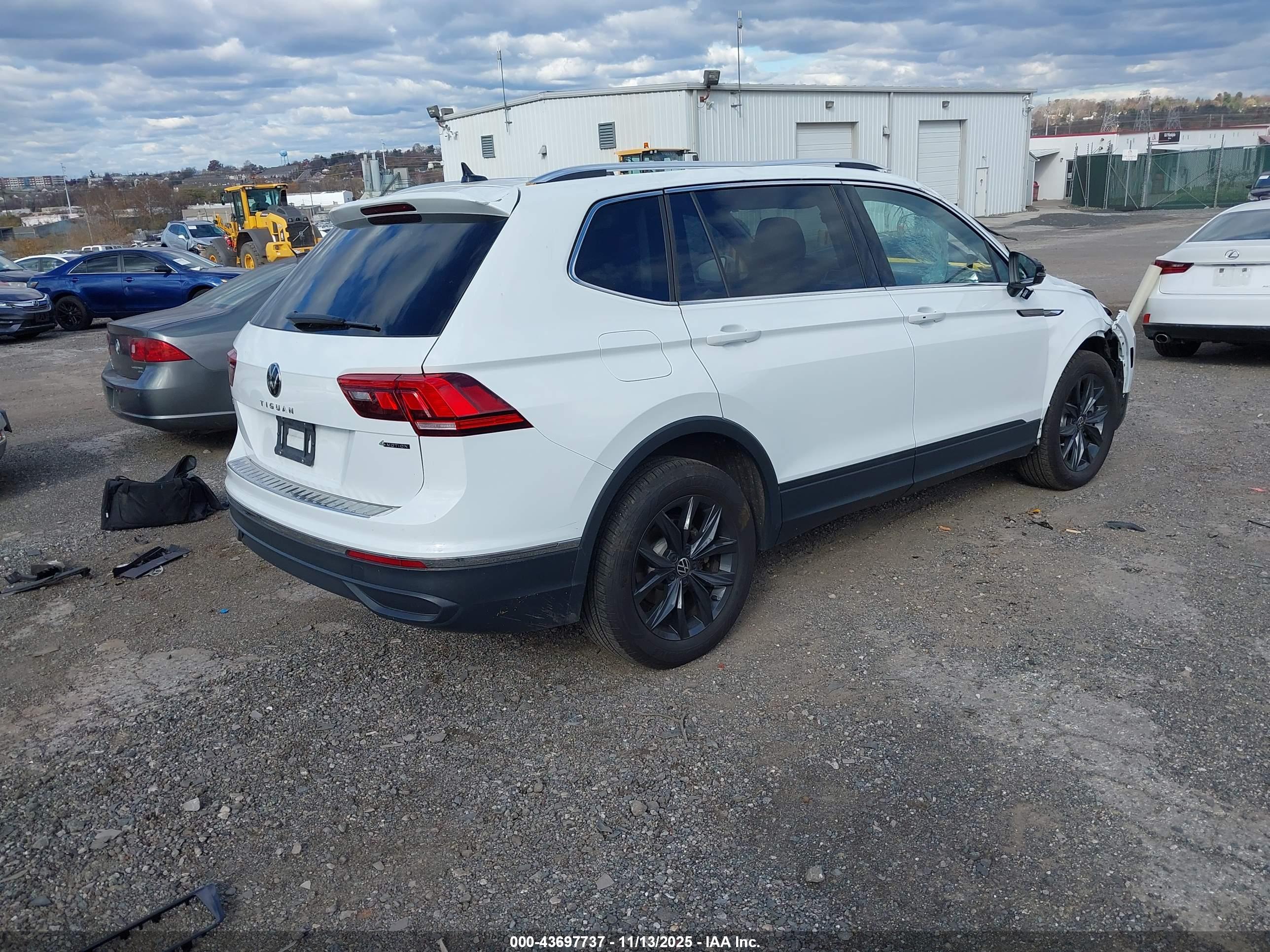 VOLKSWAGEN TIGUAN image 4
