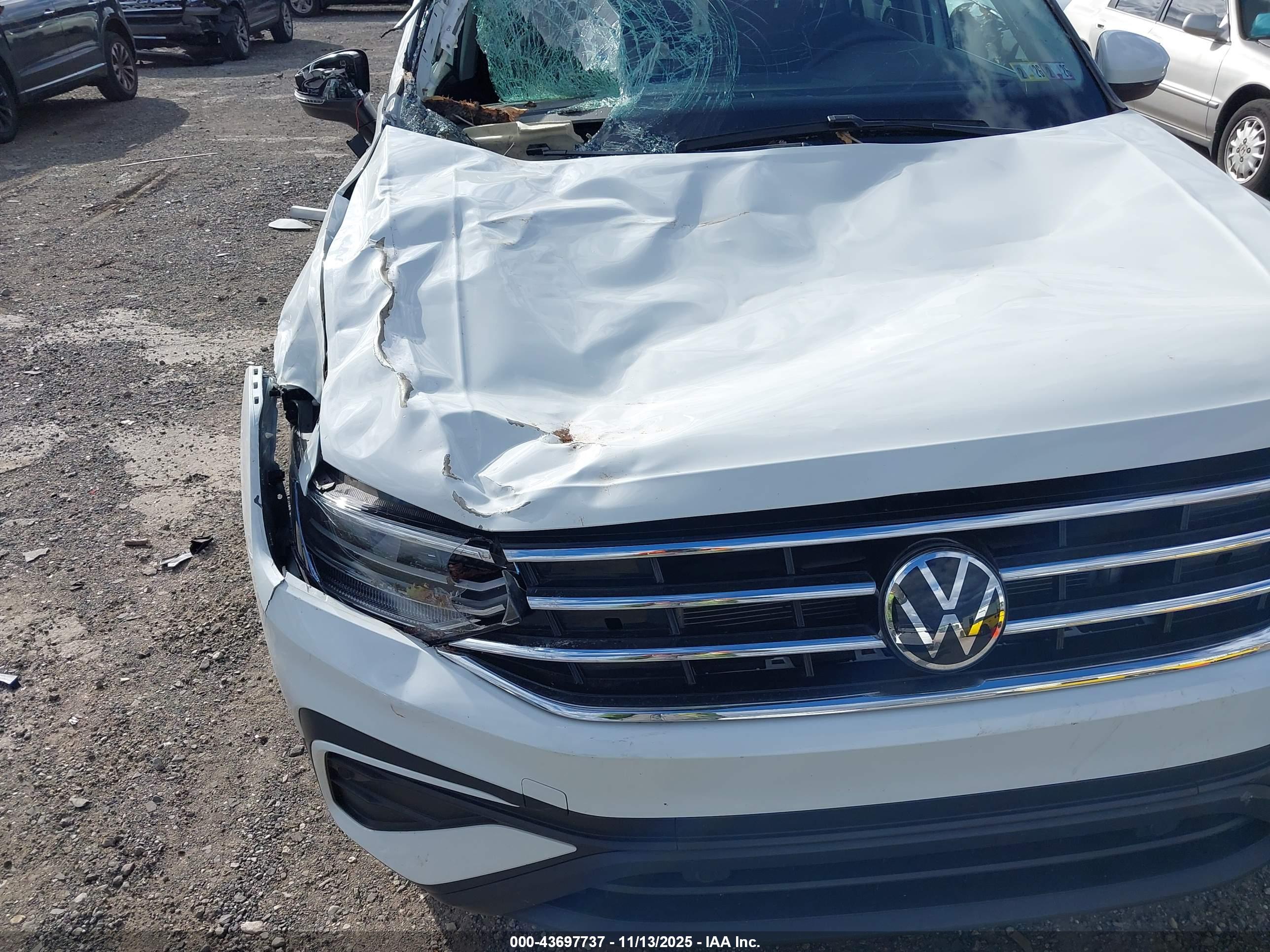 VOLKSWAGEN TIGUAN image 6