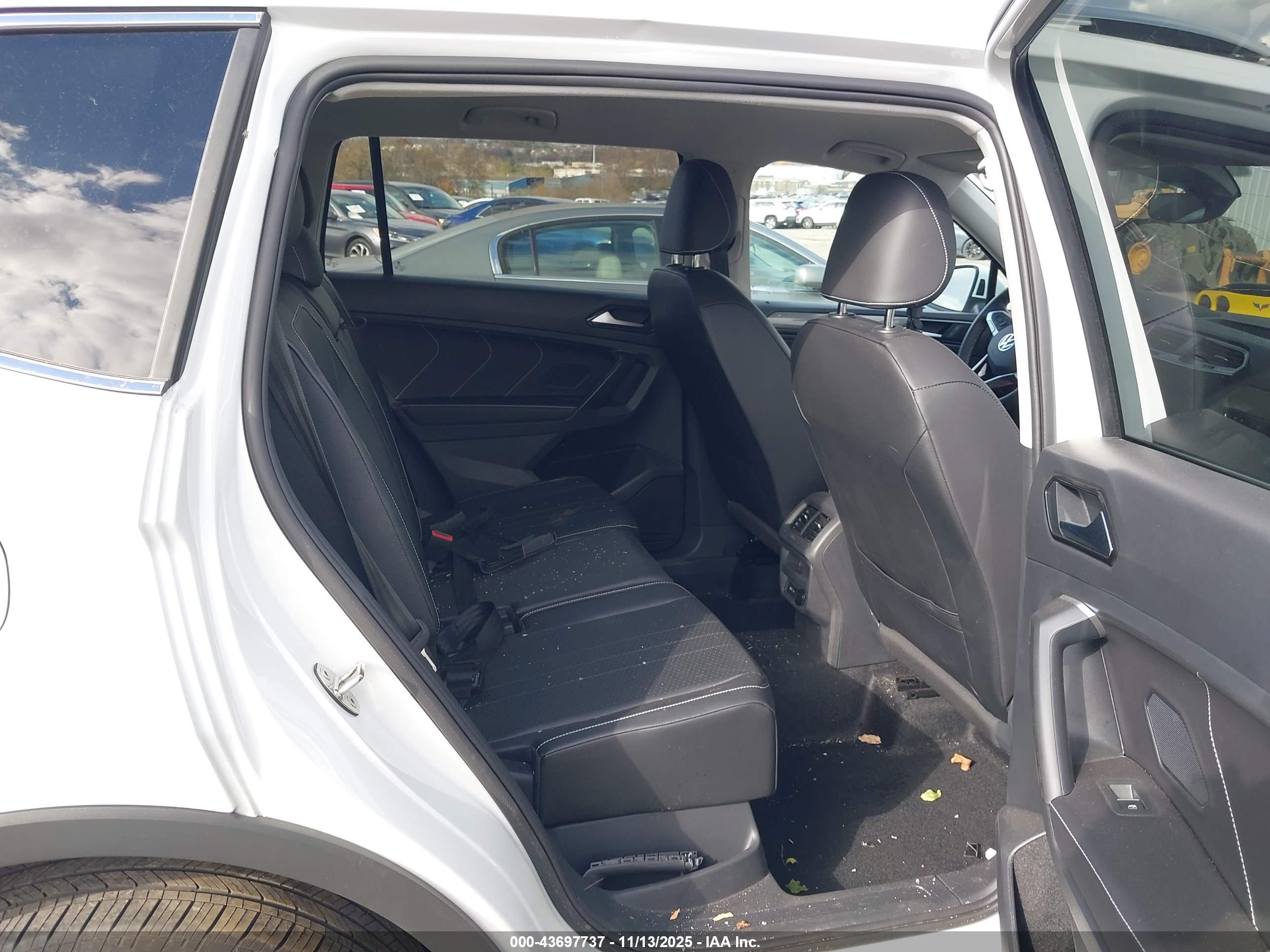 VOLKSWAGEN TIGUAN image 8