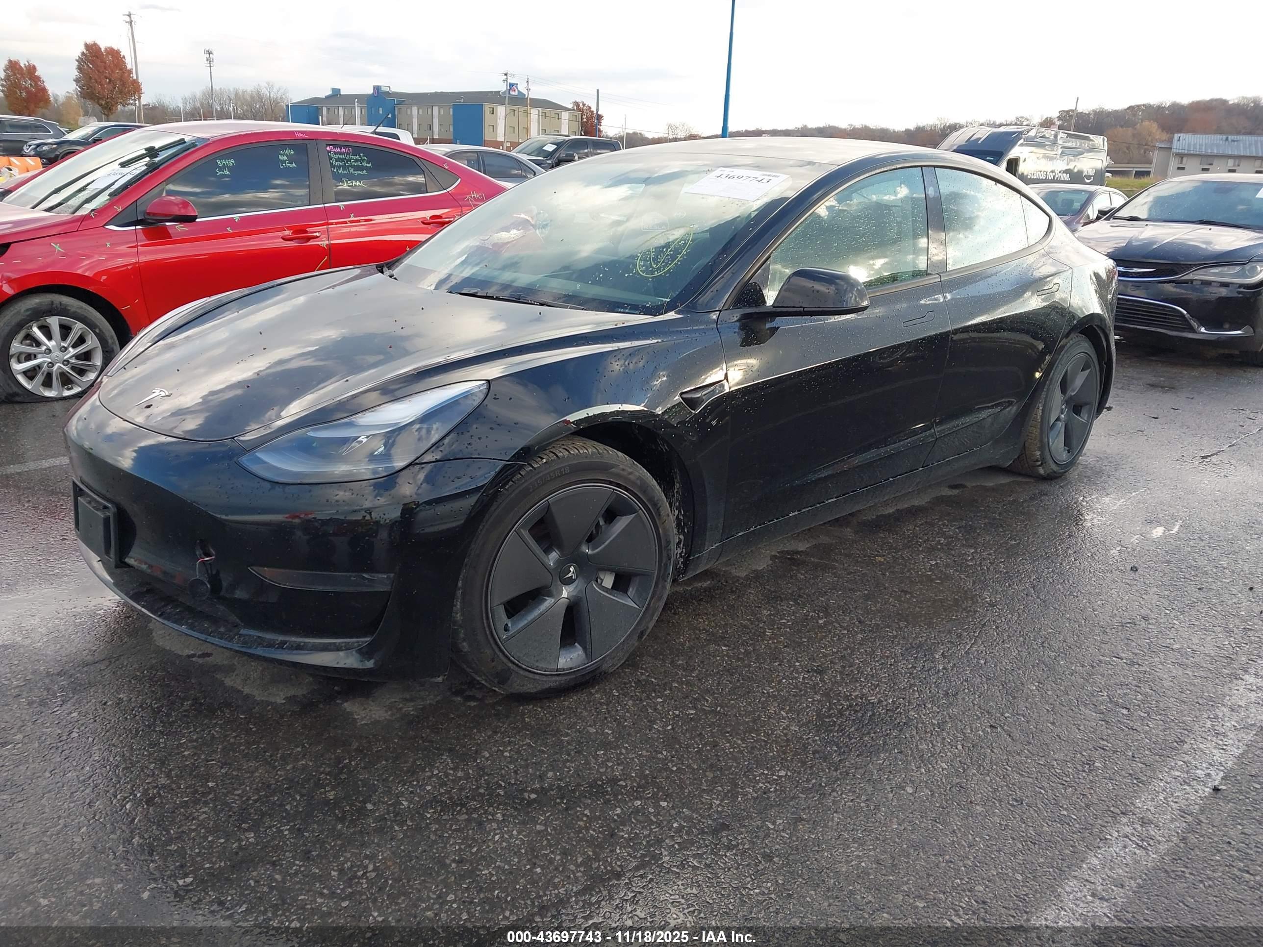 TESLA MODEL image 2