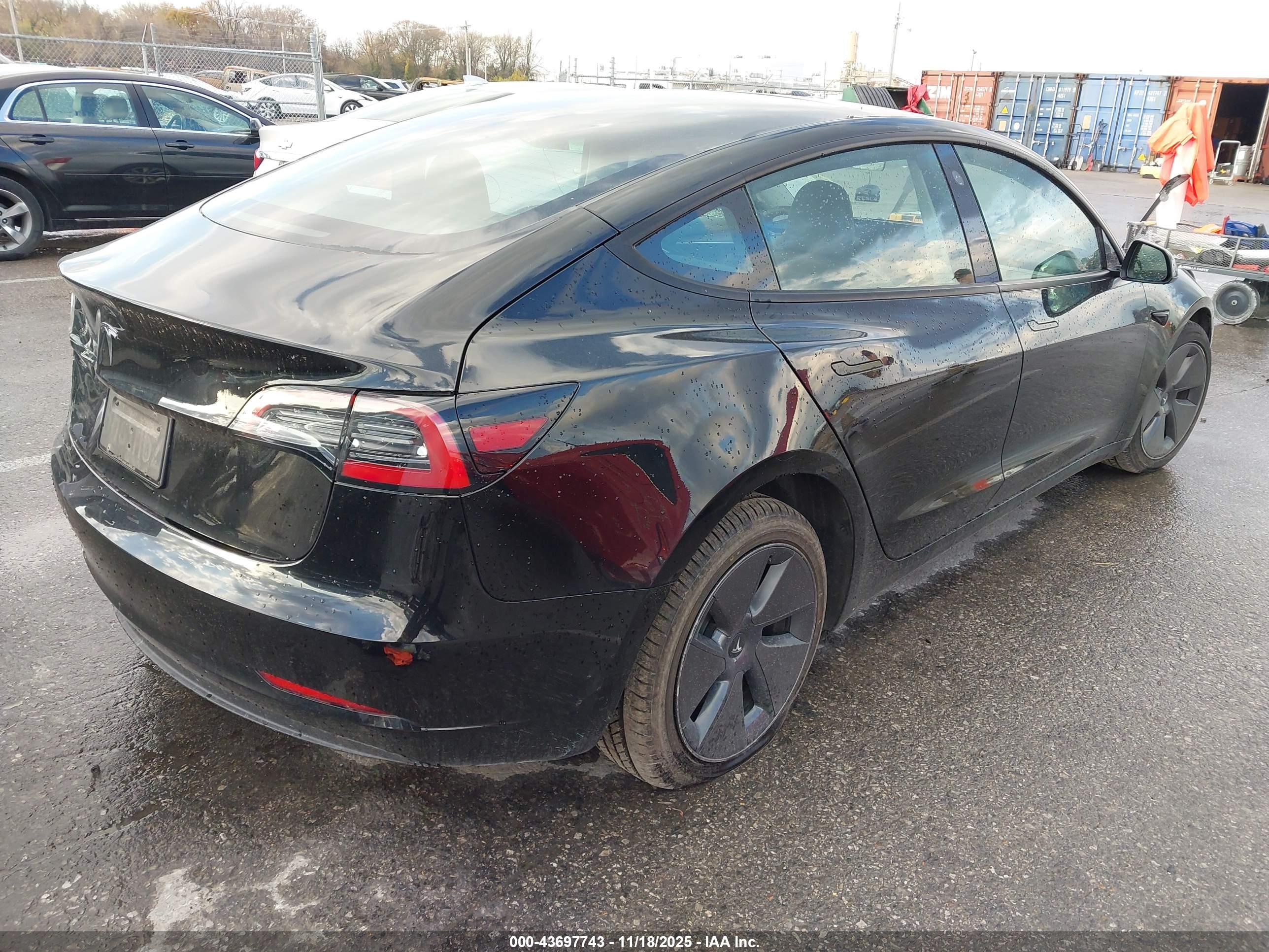 TESLA MODEL image 4
