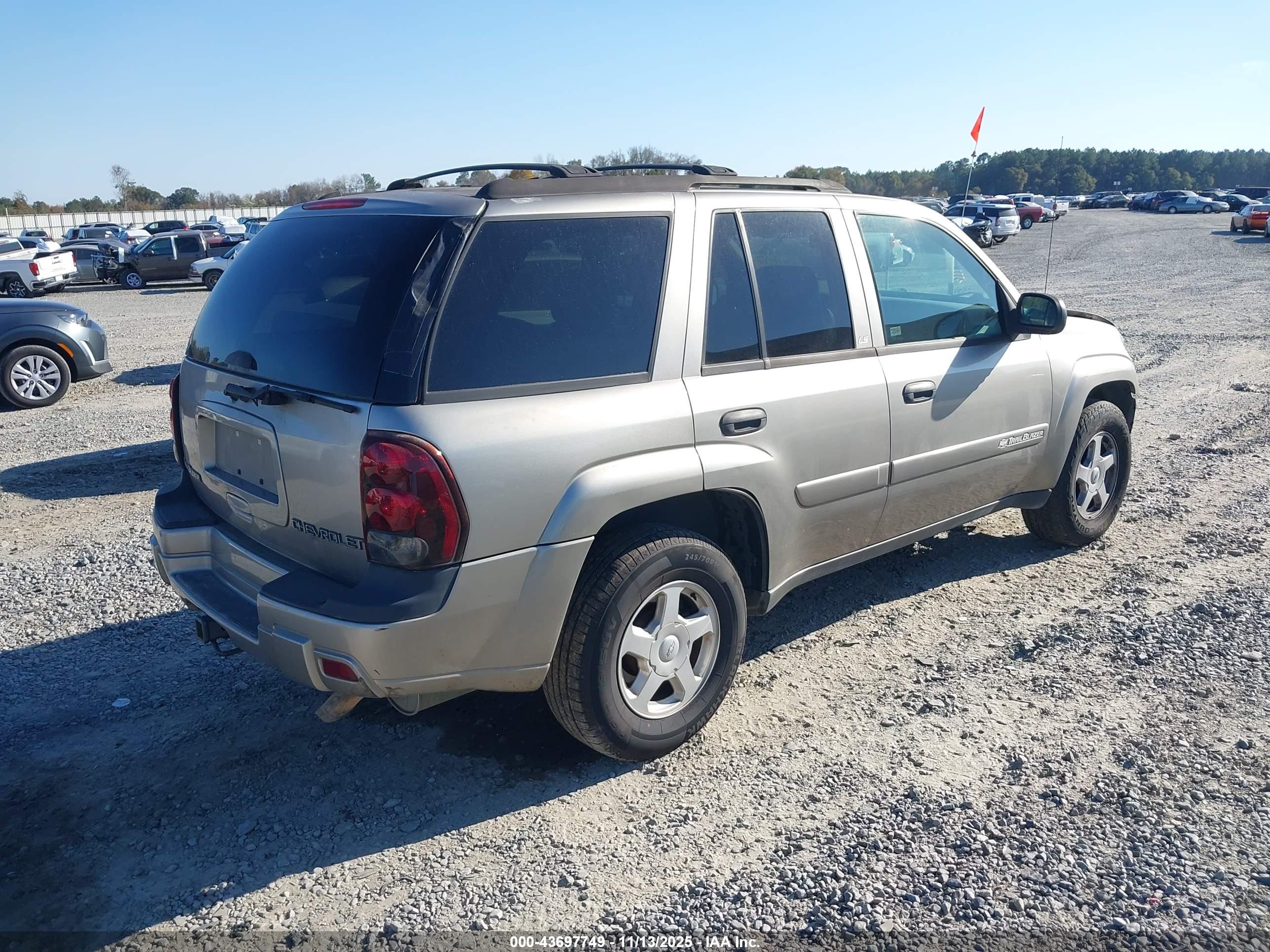 CHEVROLET TRAILBLAZER image 4