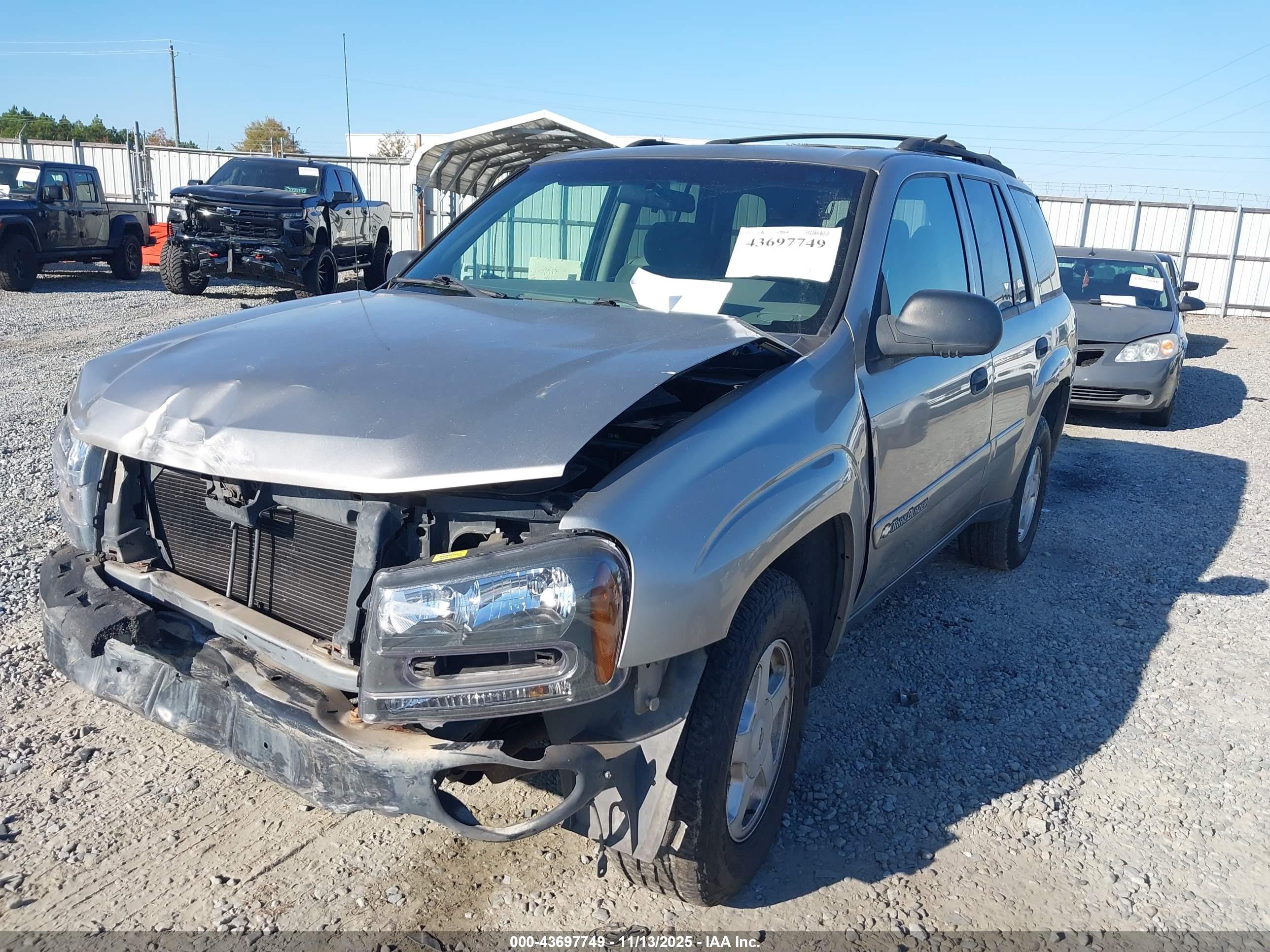 CHEVROLET TRAILBLAZER image 6
