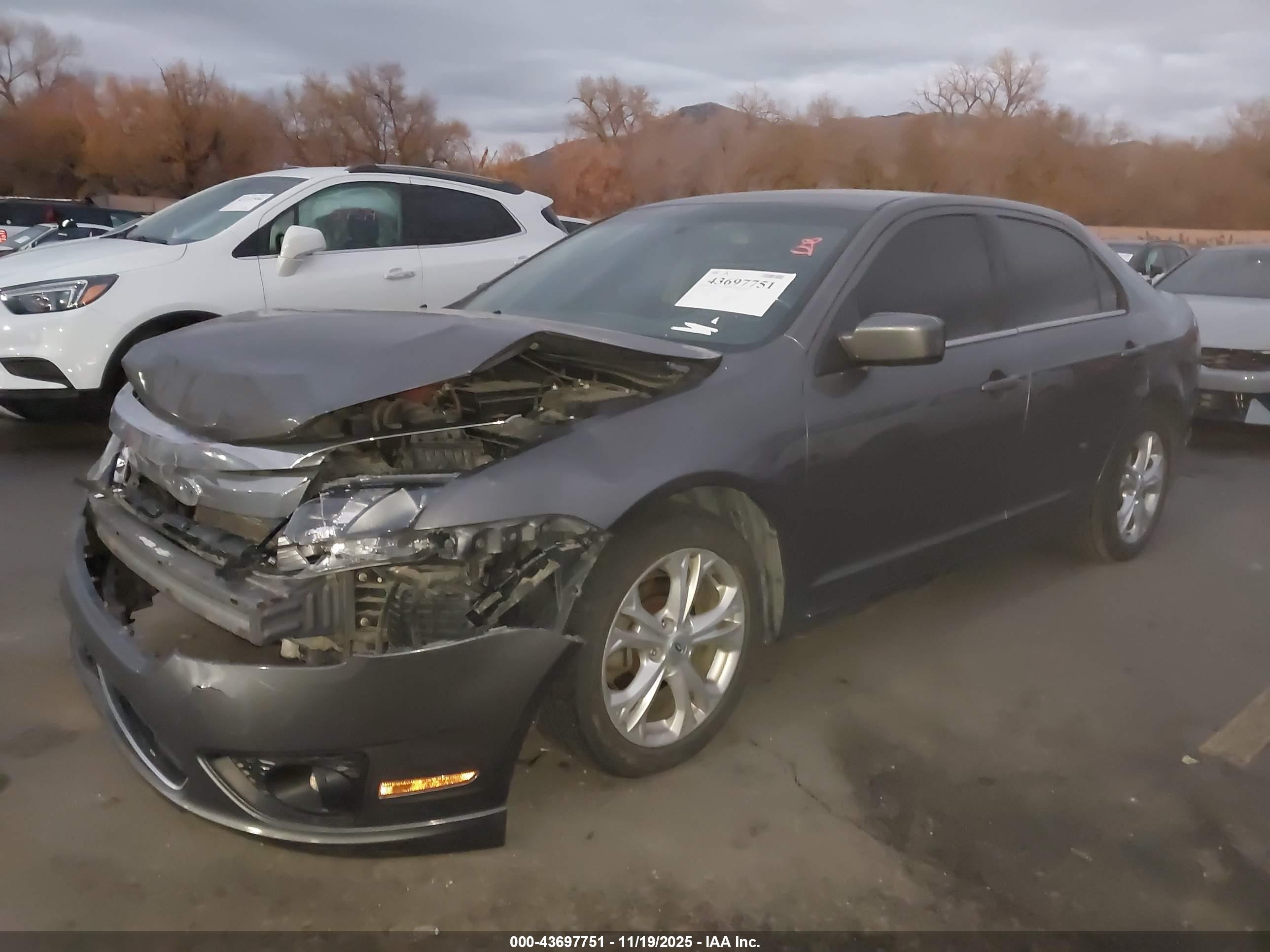 FORD FUSION image 2