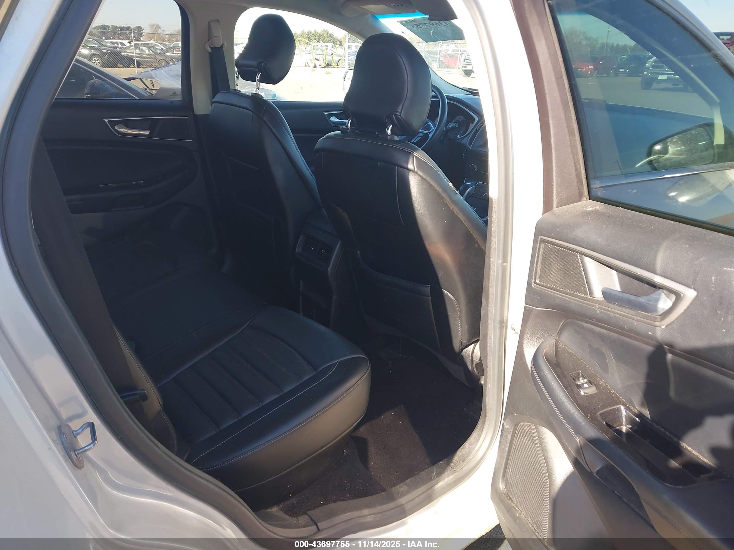 FORD EDGE image 8