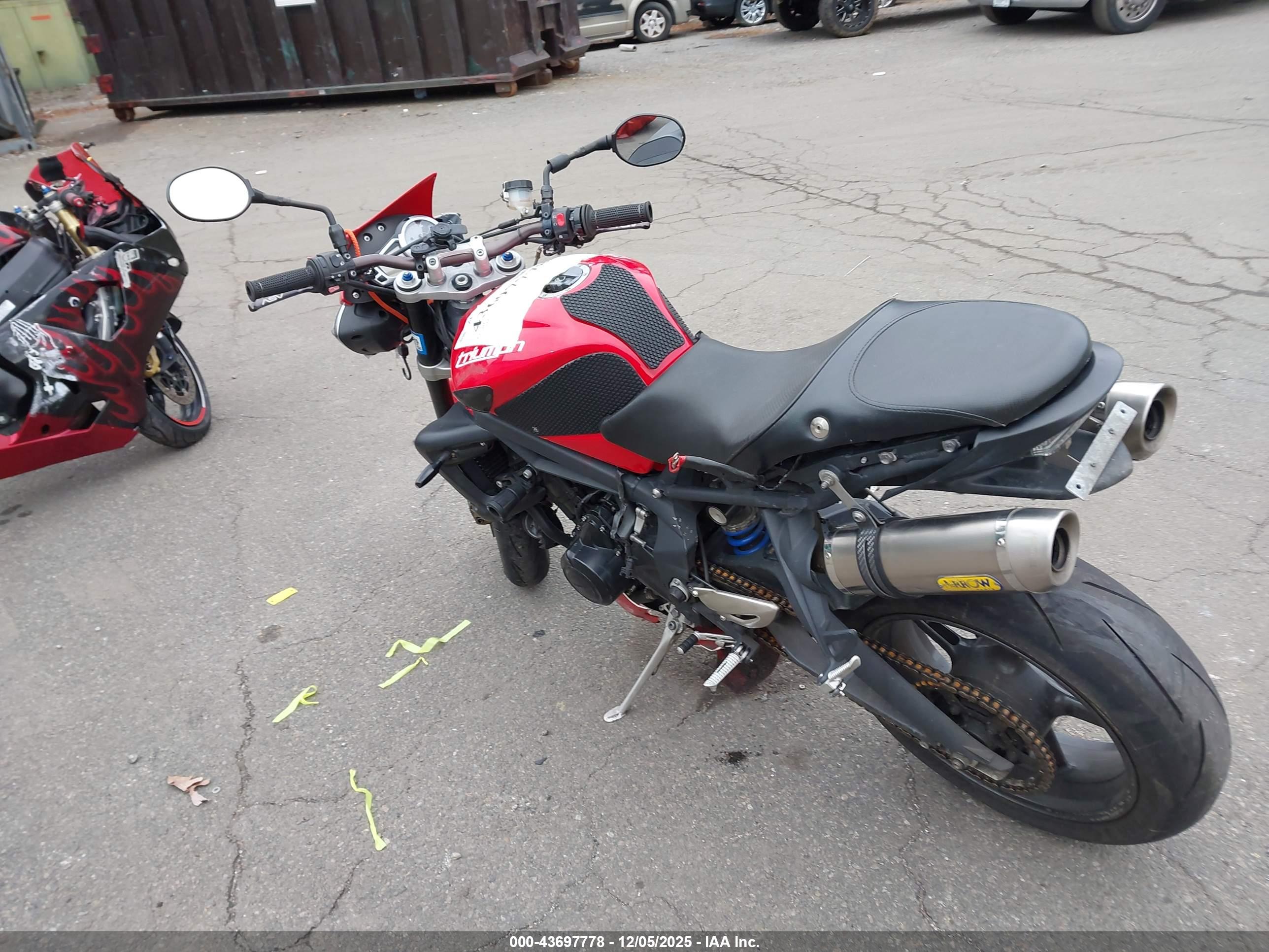 TRIUMPH MOTORCYCLE image 3