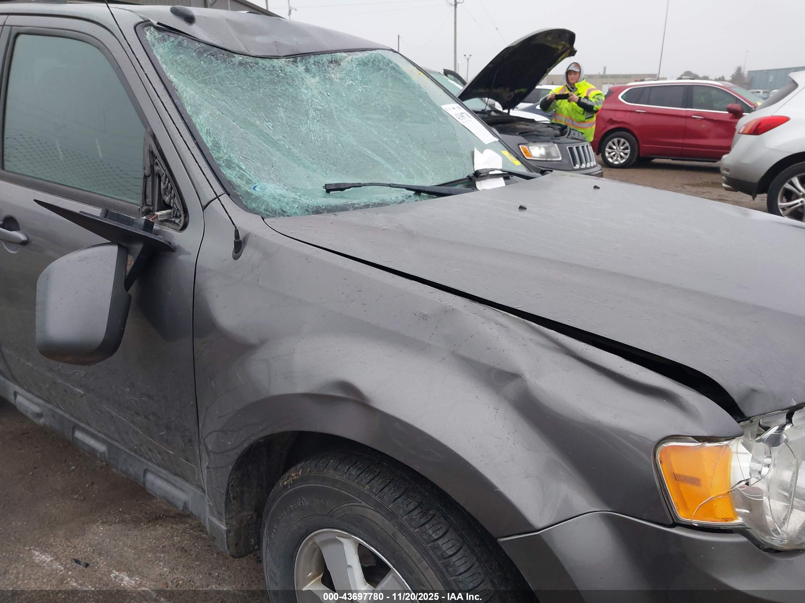 FORD ESCAPE image 6