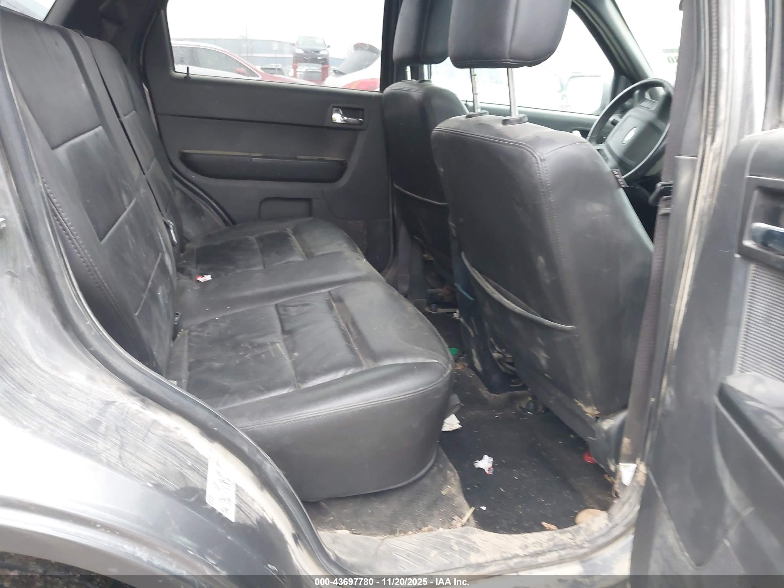 FORD ESCAPE image 8