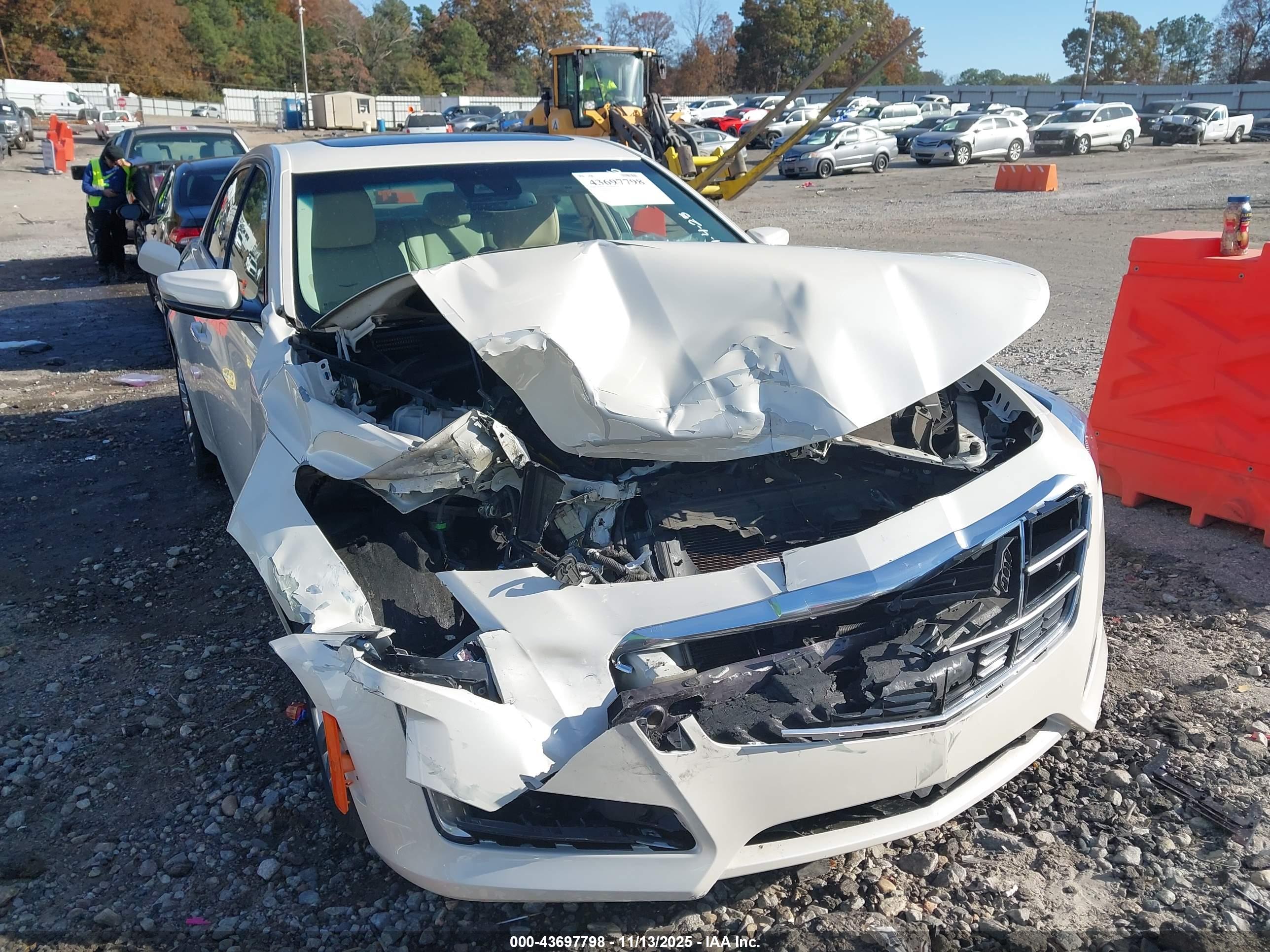CADILLAC CTS image 6